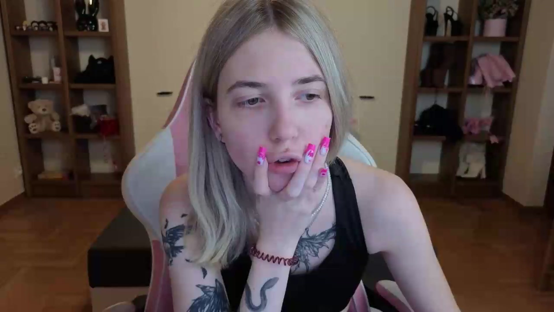 Gallery image thumbnail from Serphelia's myfreecams stream on, 07/10/2026, 18:44 image 14 of 20