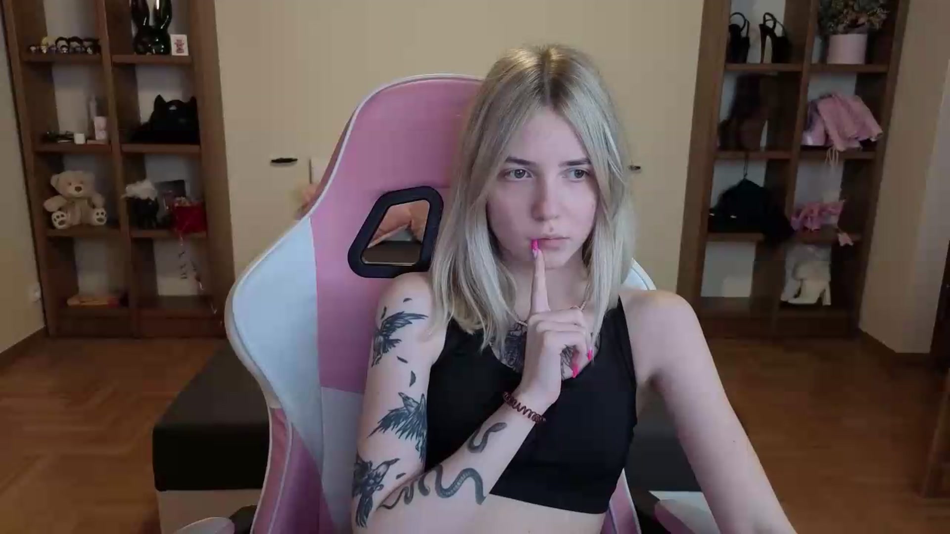 Gallery image thumbnail from Serphelia's myfreecams stream on, 07/10/2026, 18:44 image 5 of 20
