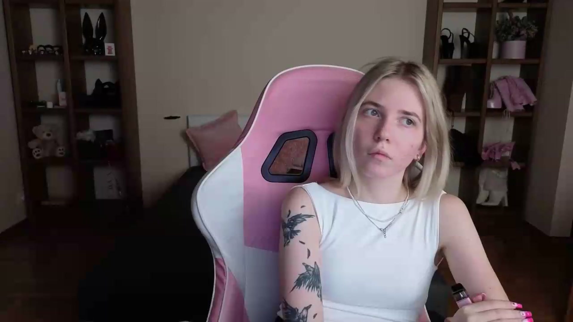 Gallery image thumbnail from Serphelia's myfreecams stream on, 07/11/2026, 23:19 image 18 of 20