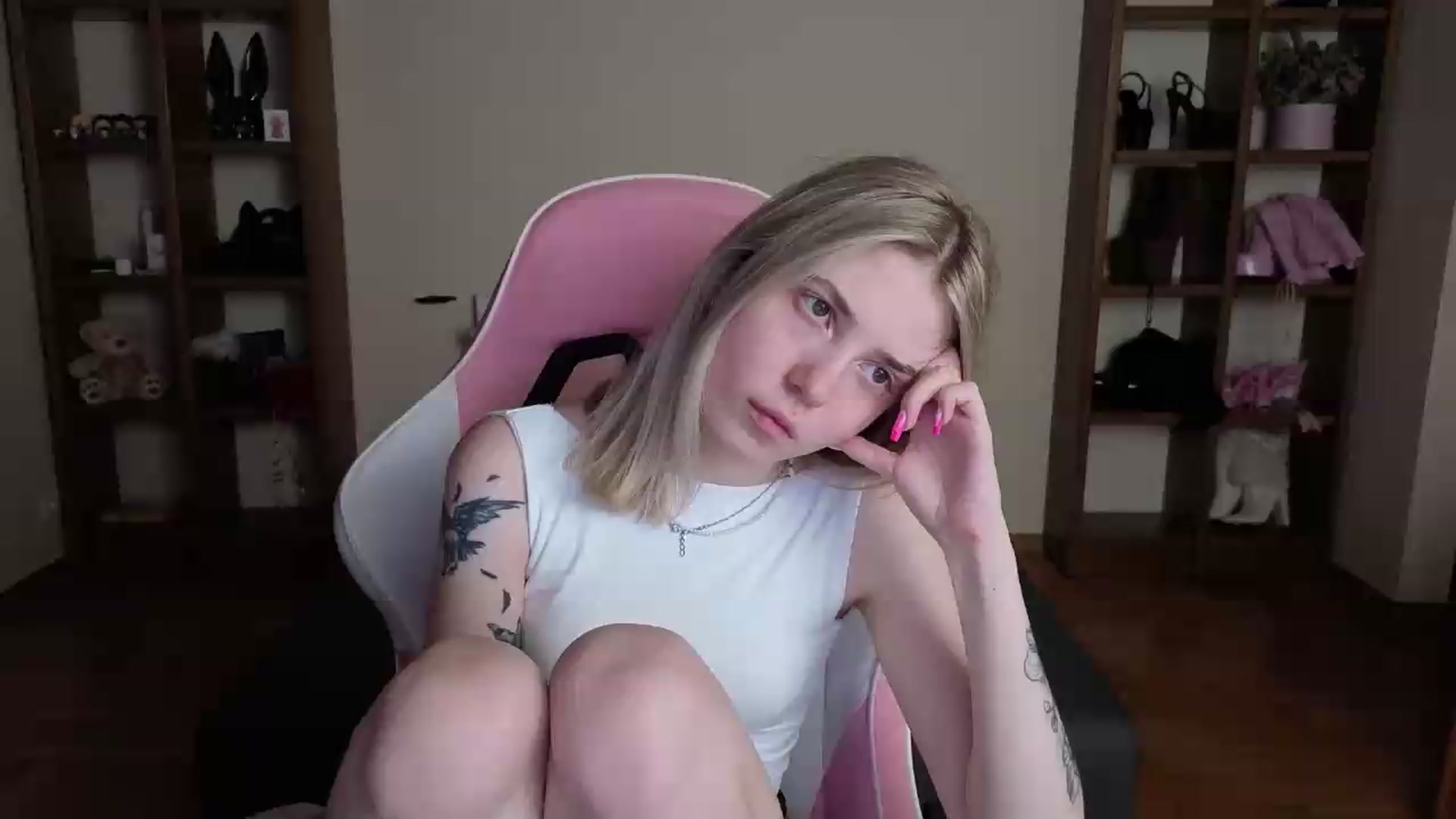 Gallery image thumbnail from Serphelia's myfreecams stream on, 07/11/2026, 23:19 image 10 of 20