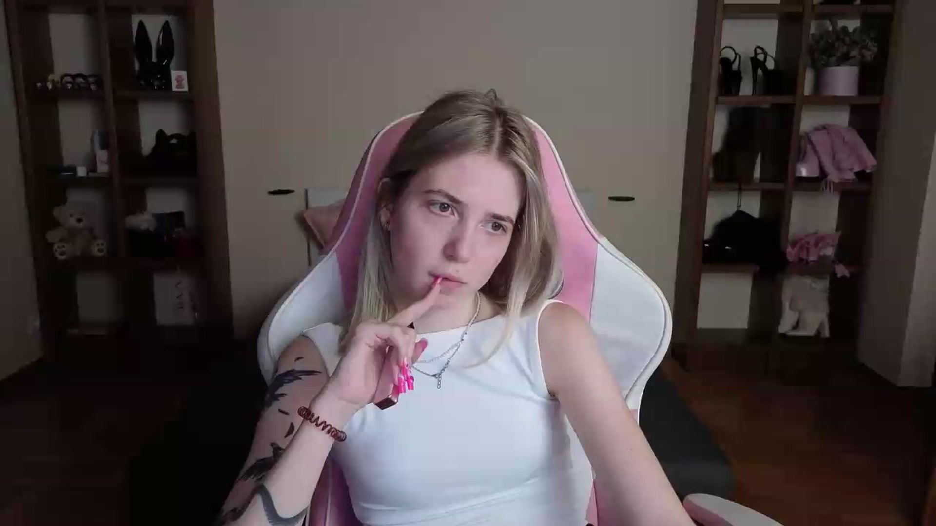 Gallery image thumbnail from Serphelia's myfreecams stream on, 07/11/2026, 23:19 image 17 of 20