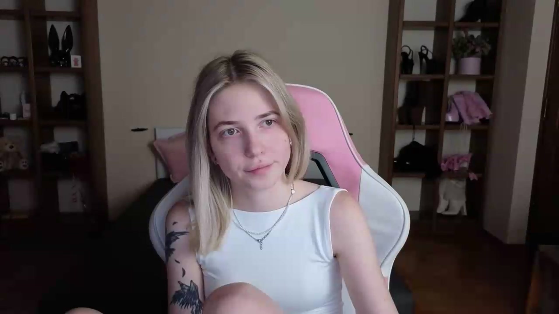 Gallery image thumbnail from Serphelia's myfreecams stream on, 07/11/2026, 23:19 image 3 of 20