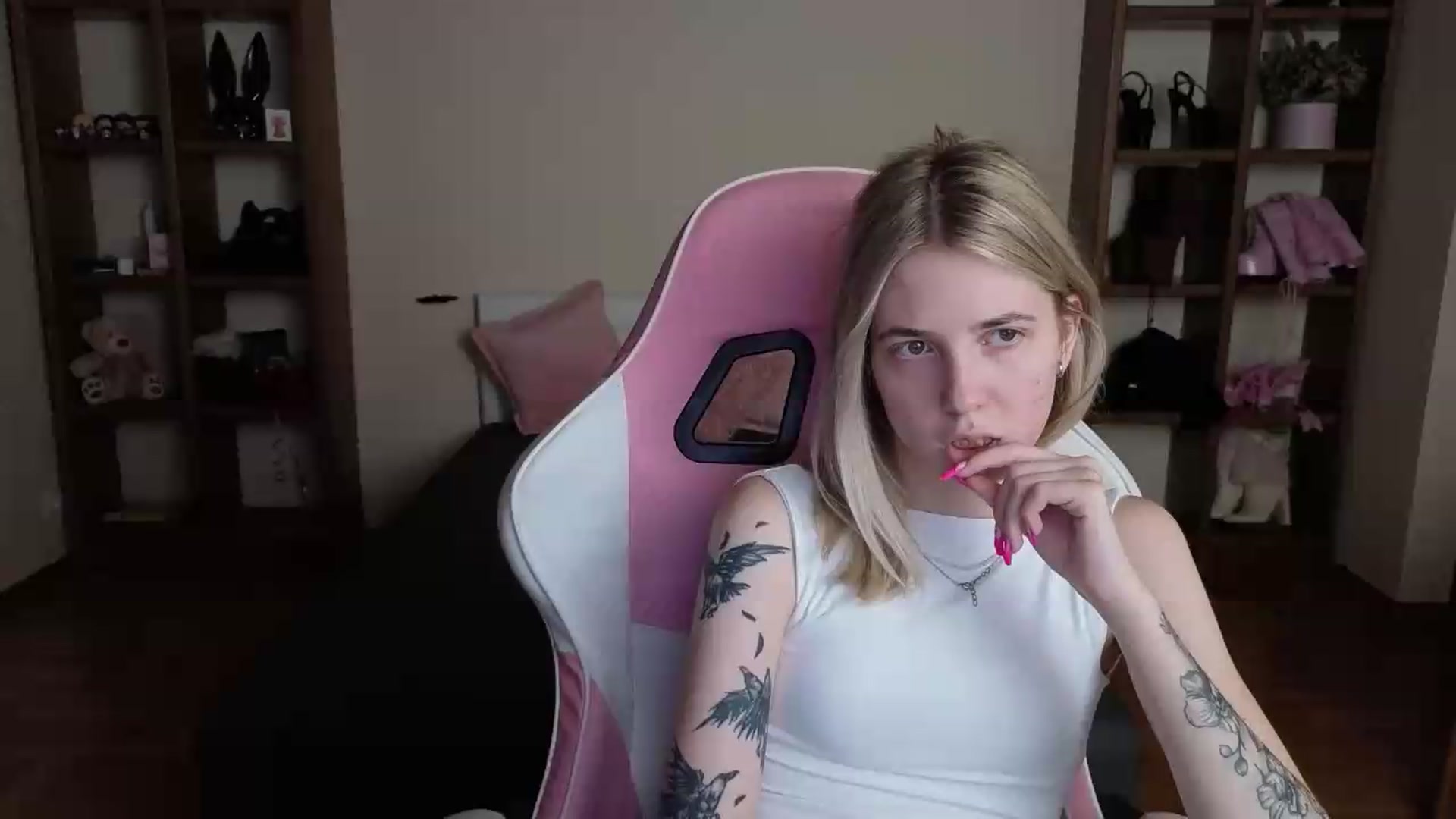 Gallery image thumbnail from Serphelia's myfreecams stream on, 07/11/2026, 23:19 image 19 of 20