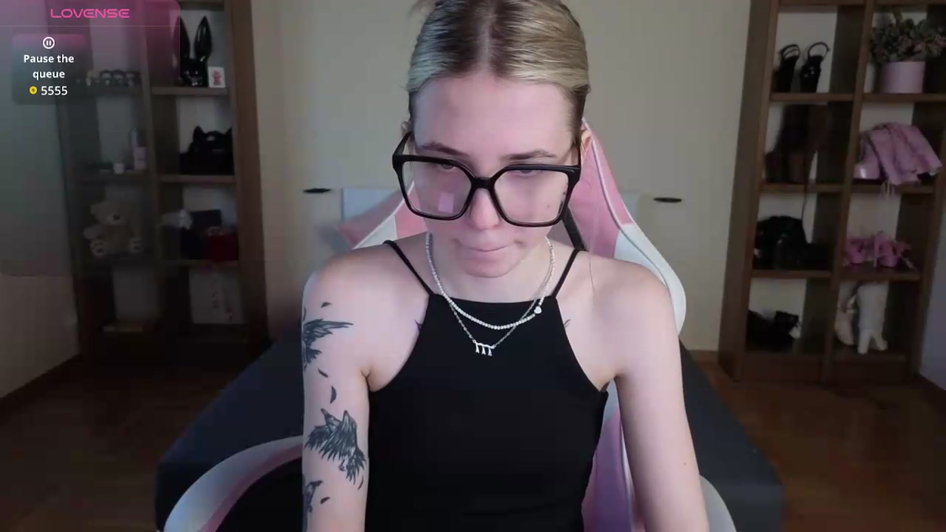Gallery image thumbnail from Serphelia's myfreecams stream on, 07/19/2026, 08:57 image 16 of 20