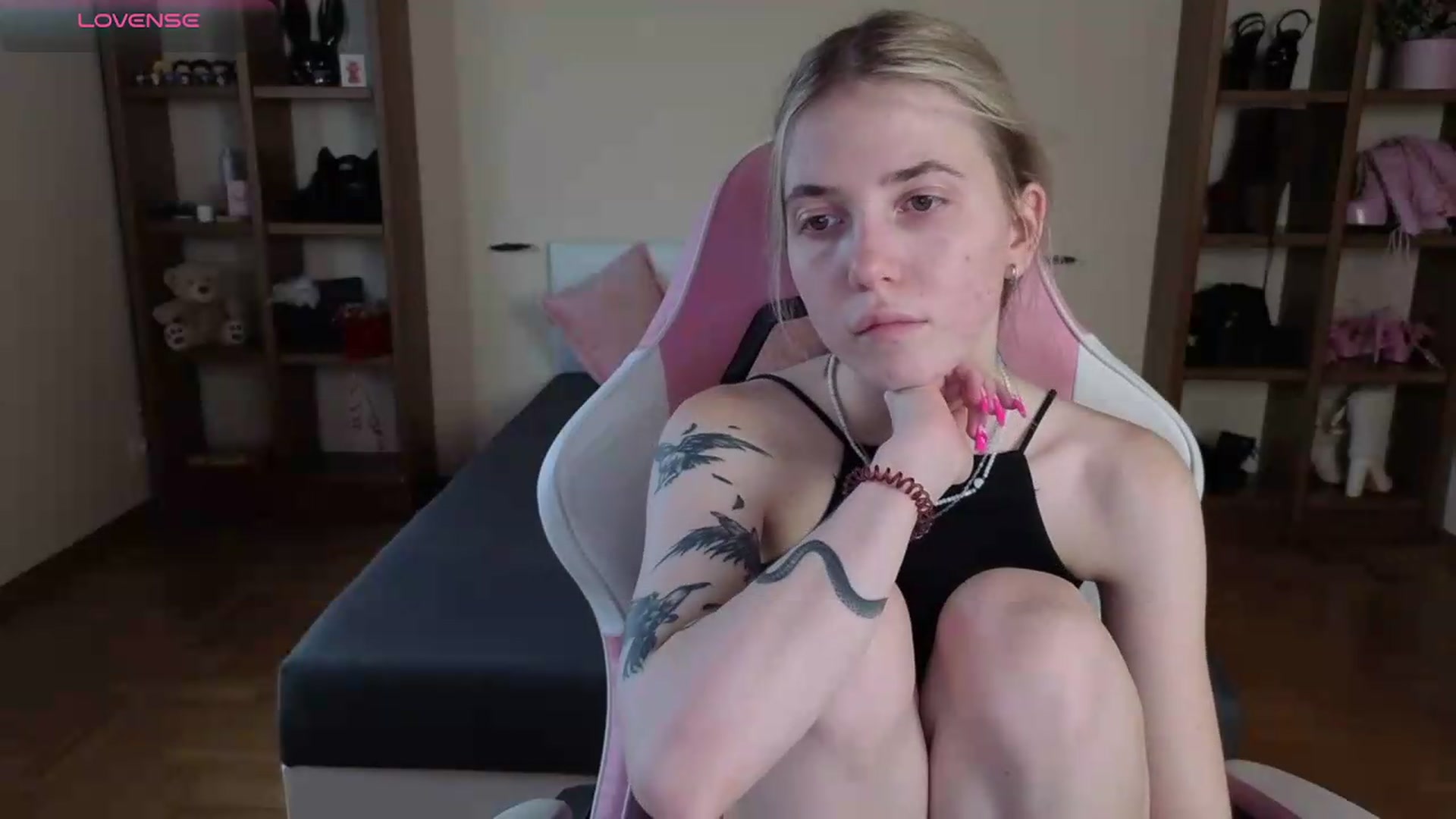 Gallery image thumbnail from Serphelia's myfreecams stream on, 07/19/2026, 15:45 image 2 of 20
