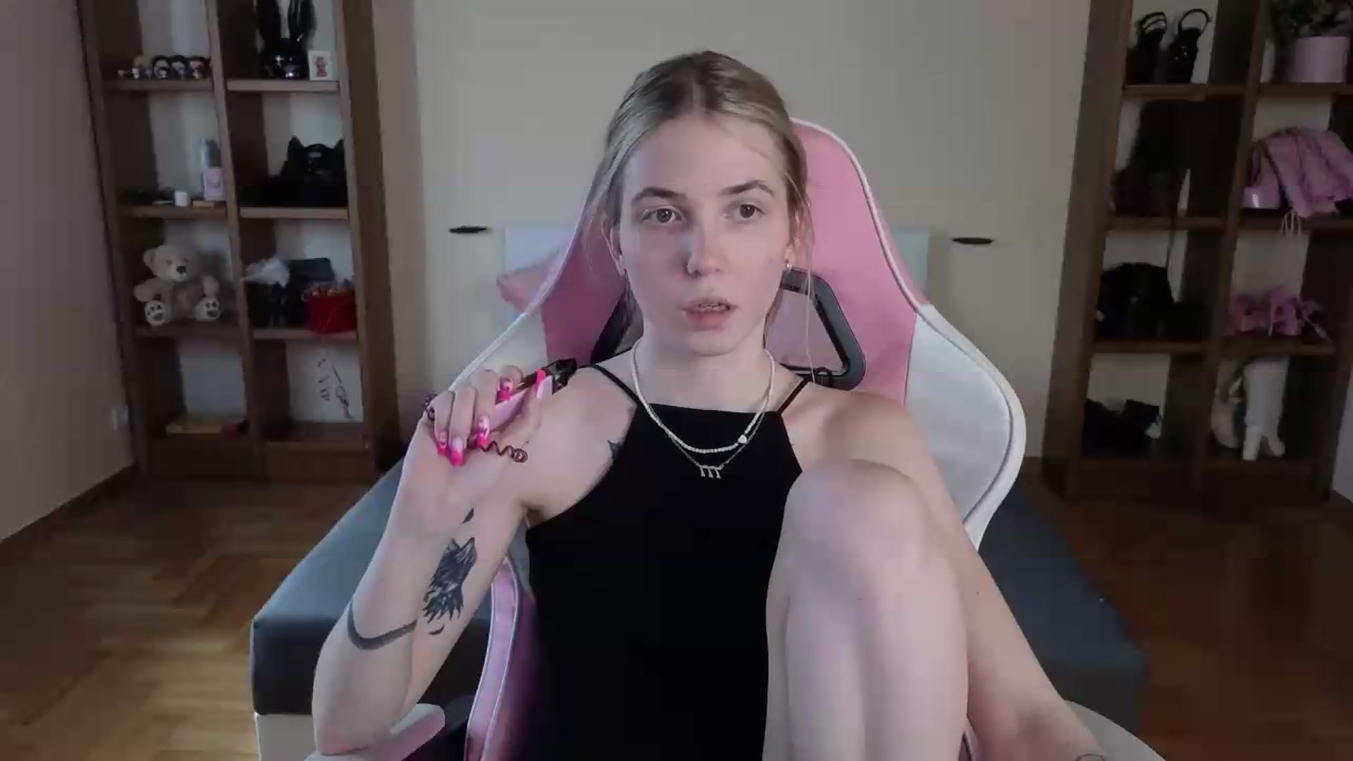 Gallery image thumbnail from Serphelia's myfreecams stream on, 07/19/2026, 15:45 image 13 of 20