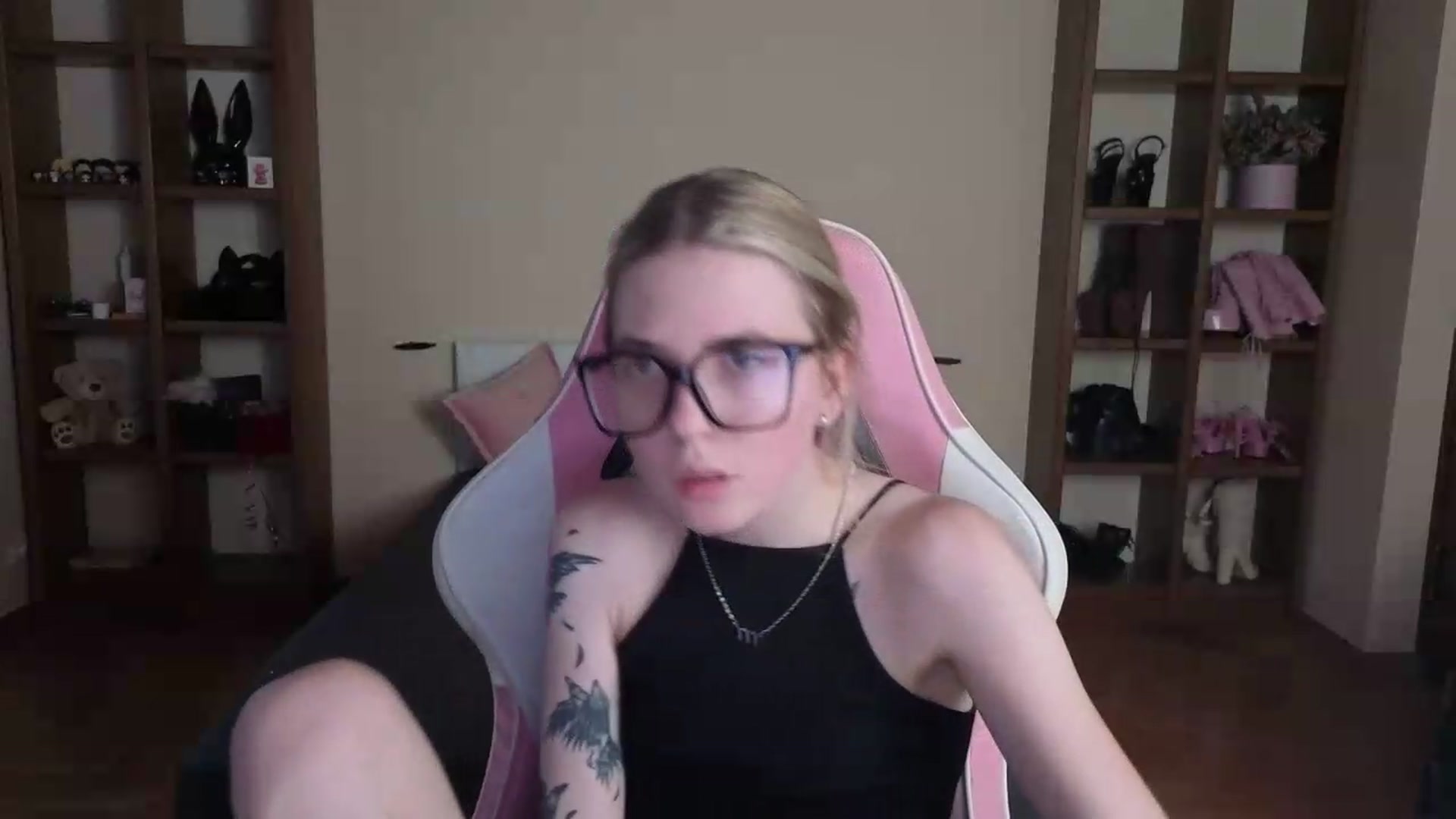 Gallery image thumbnail from Serphelia's myfreecams stream on, 07/19/2026, 16:06 image 8 of 20