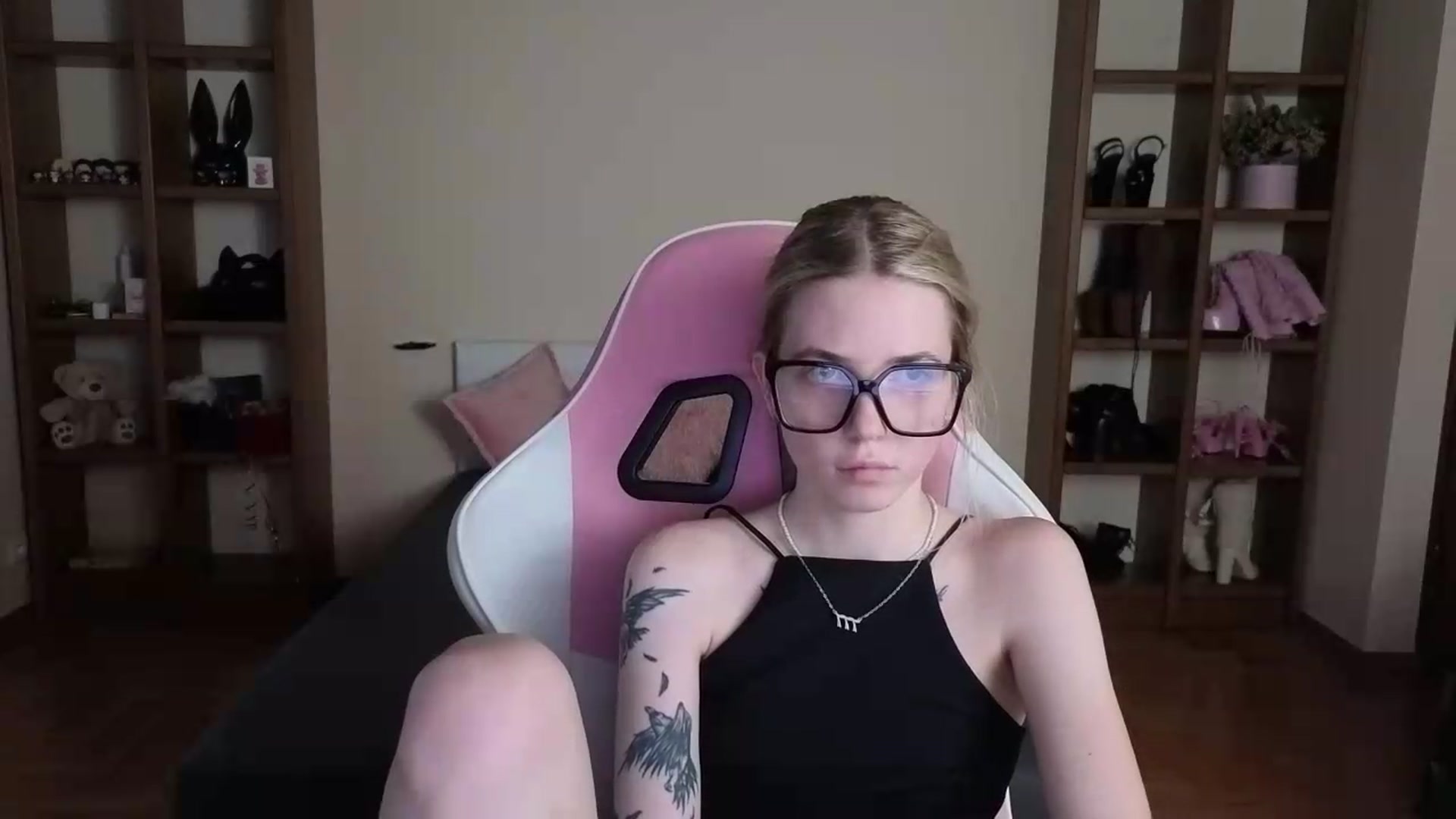 Gallery image thumbnail from Serphelia's myfreecams stream on, 07/19/2026, 16:06 image 6 of 20