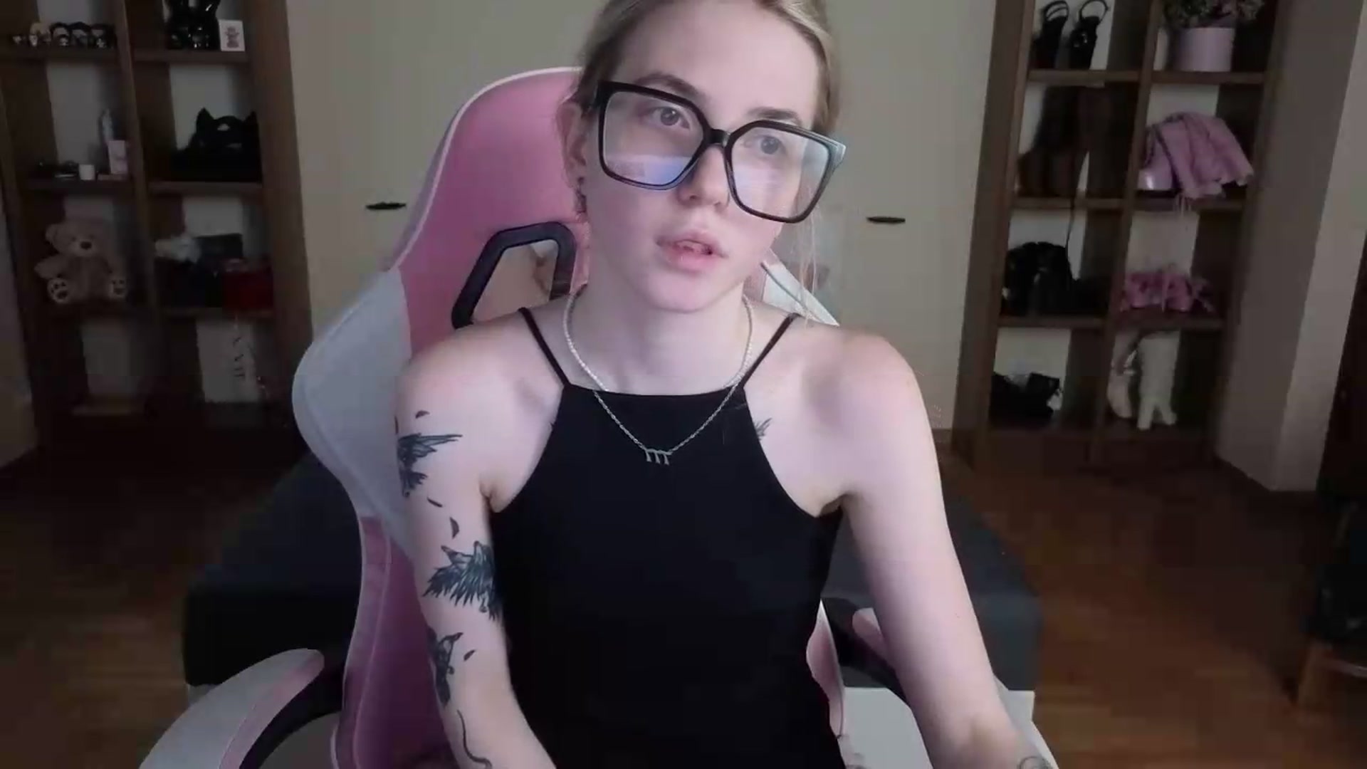 Gallery image thumbnail from Serphelia's myfreecams stream on, 07/19/2026, 16:06 image 16 of 20