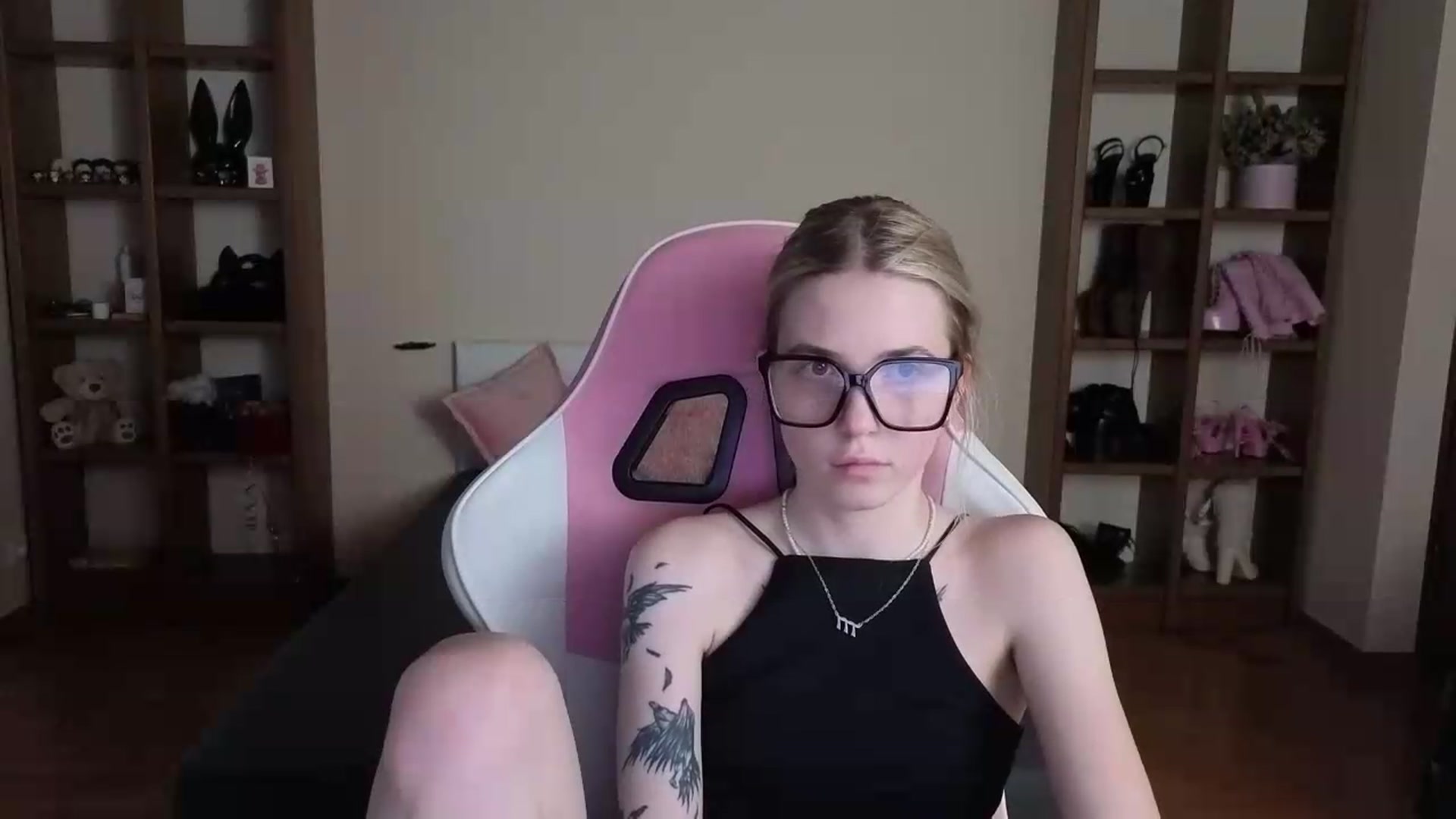 Gallery image thumbnail from Serphelia's myfreecams stream on, 07/19/2026, 16:06 image 5 of 20