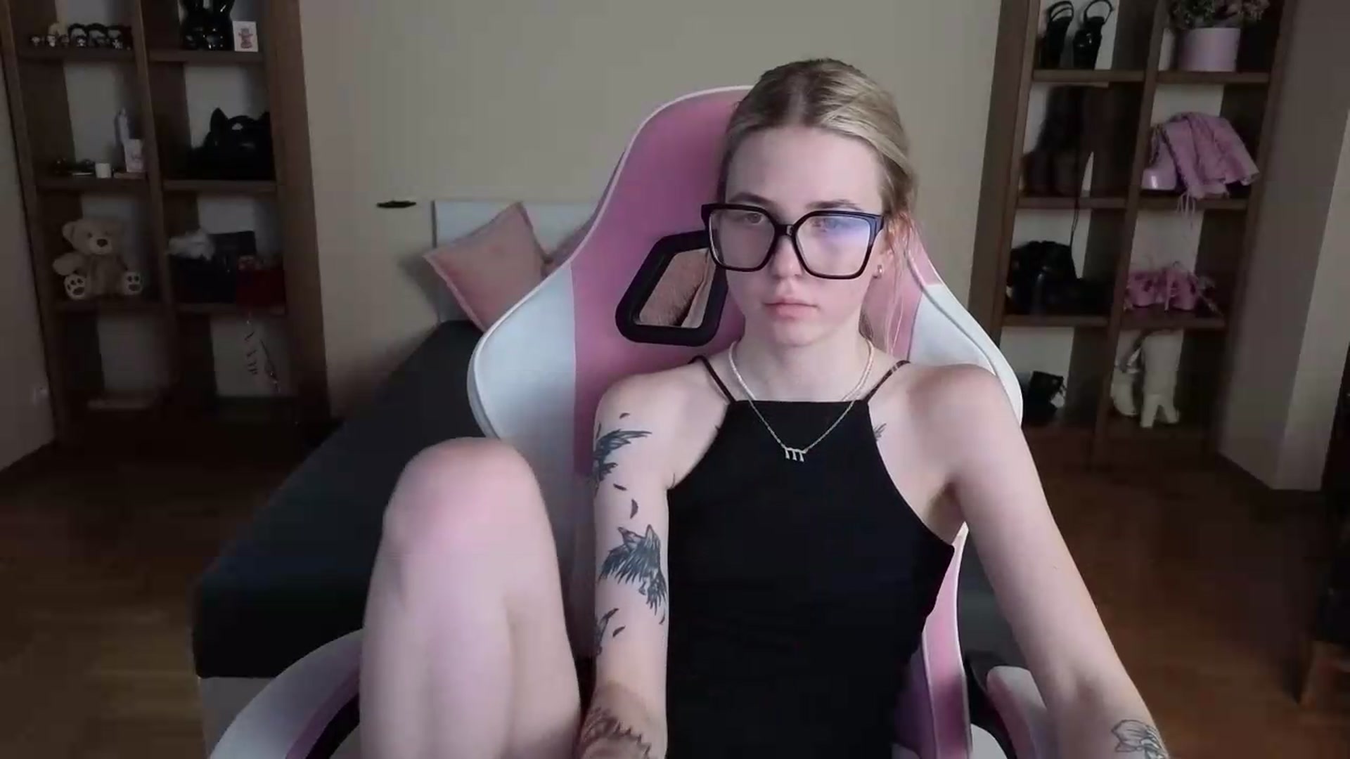 Gallery image thumbnail from Serphelia's myfreecams stream on, 07/19/2026, 16:06 image 13 of 20