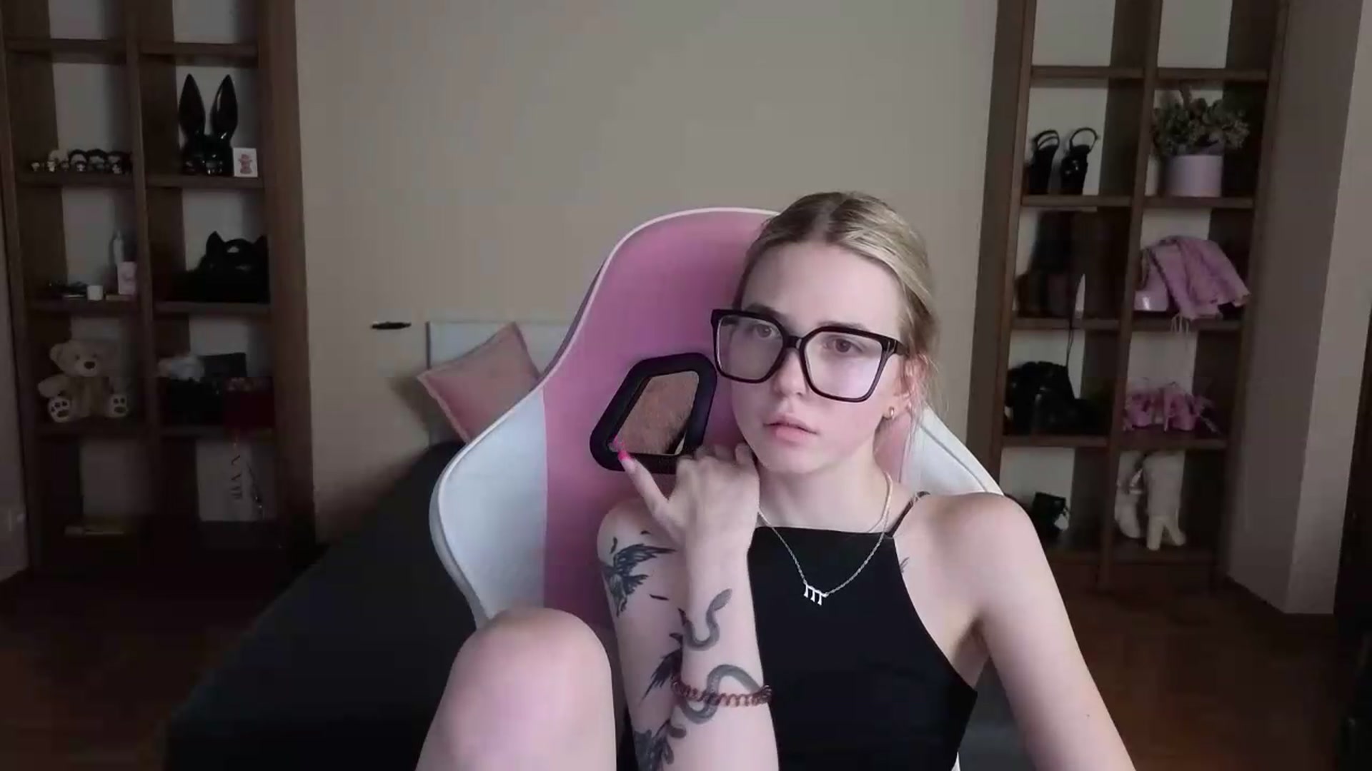 Gallery image thumbnail from Serphelia's myfreecams stream on, 07/19/2026, 16:06 image 7 of 20