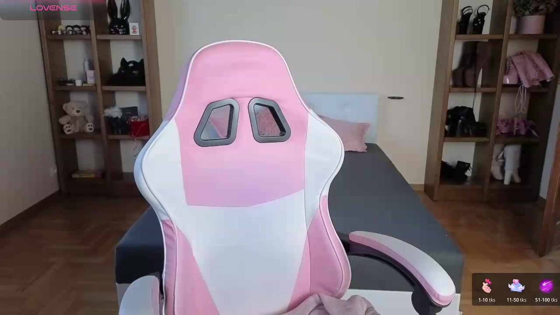 Gallery image thumbnail from Serphelia's myfreecams stream on, 07/20/2026, 10:12 image 9 of 20