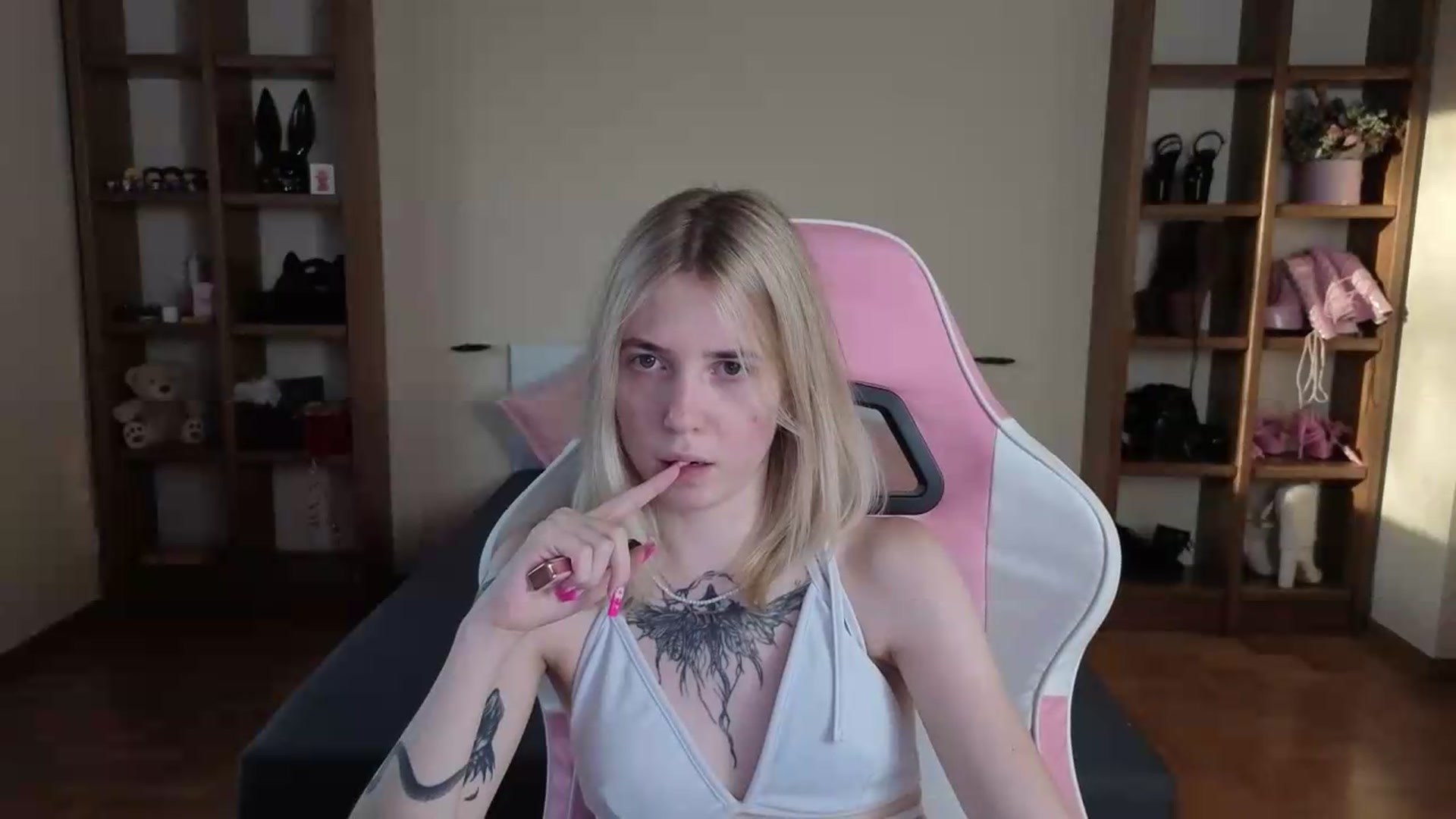 Gallery image thumbnail from Serphelia's myfreecams stream on, 07/20/2026, 18:10 image 7 of 20