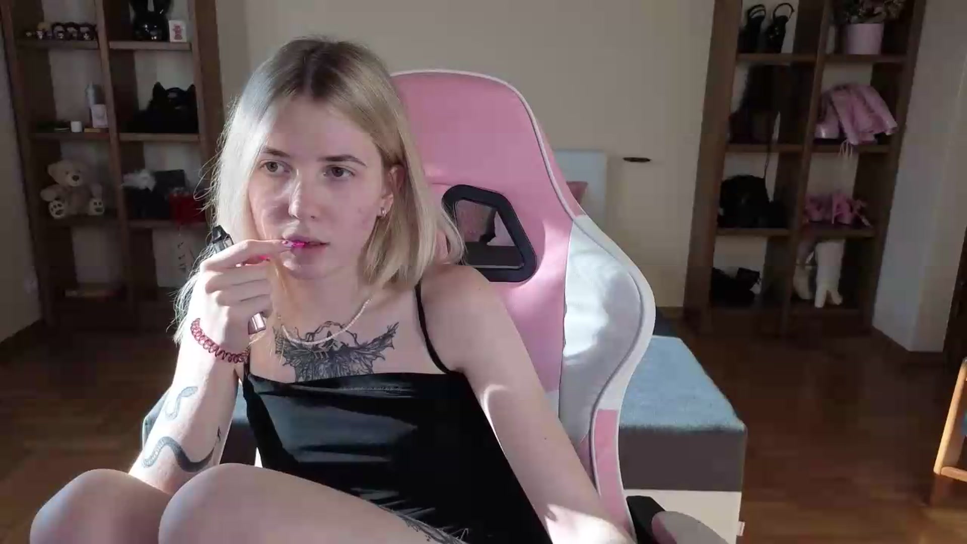 Gallery image thumbnail from Serphelia's myfreecams stream on, 07/22/2026, 17:21 image 13 of 20