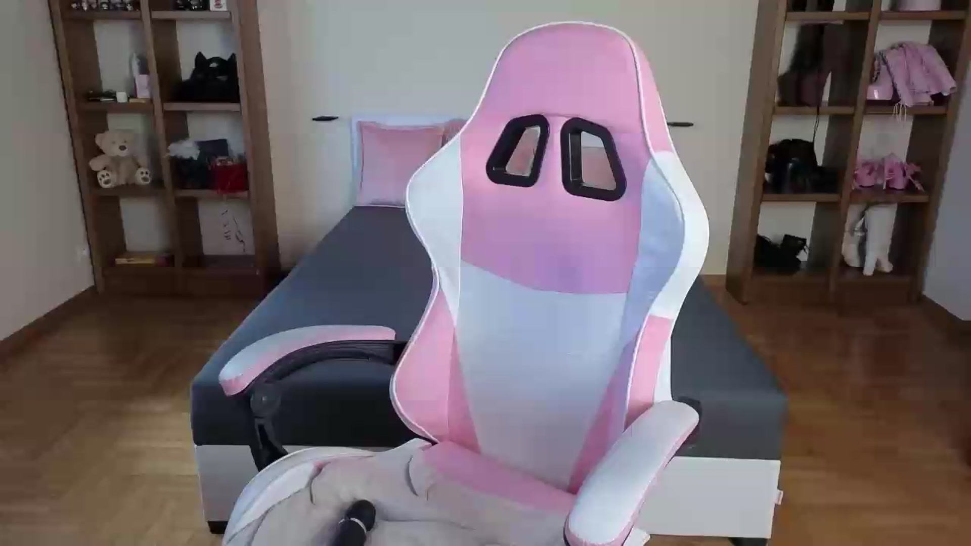 Gallery image thumbnail from Serphelia's myfreecams stream on, 07/23/2026, 13:33 image 3 of 20