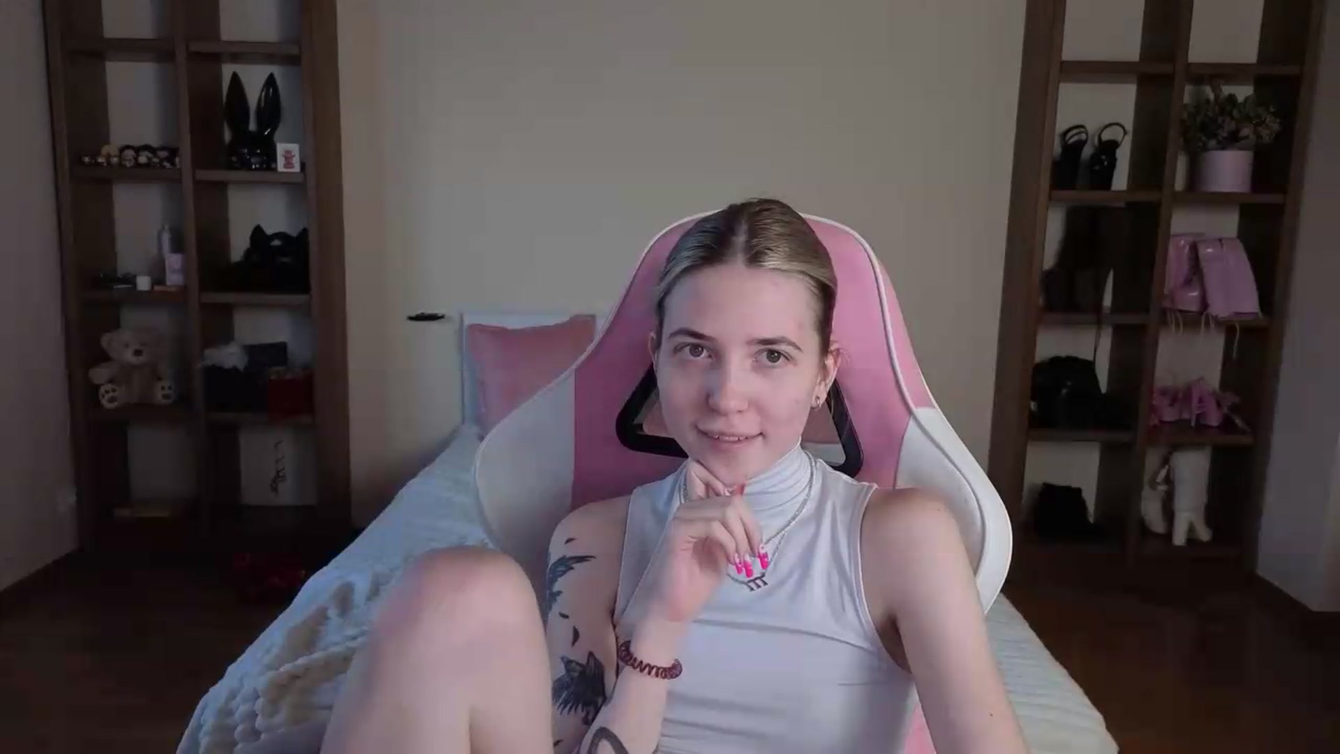 Gallery image thumbnail from Serphelia's myfreecams stream on, 07/28/2026, 11:08 image 11 of 20