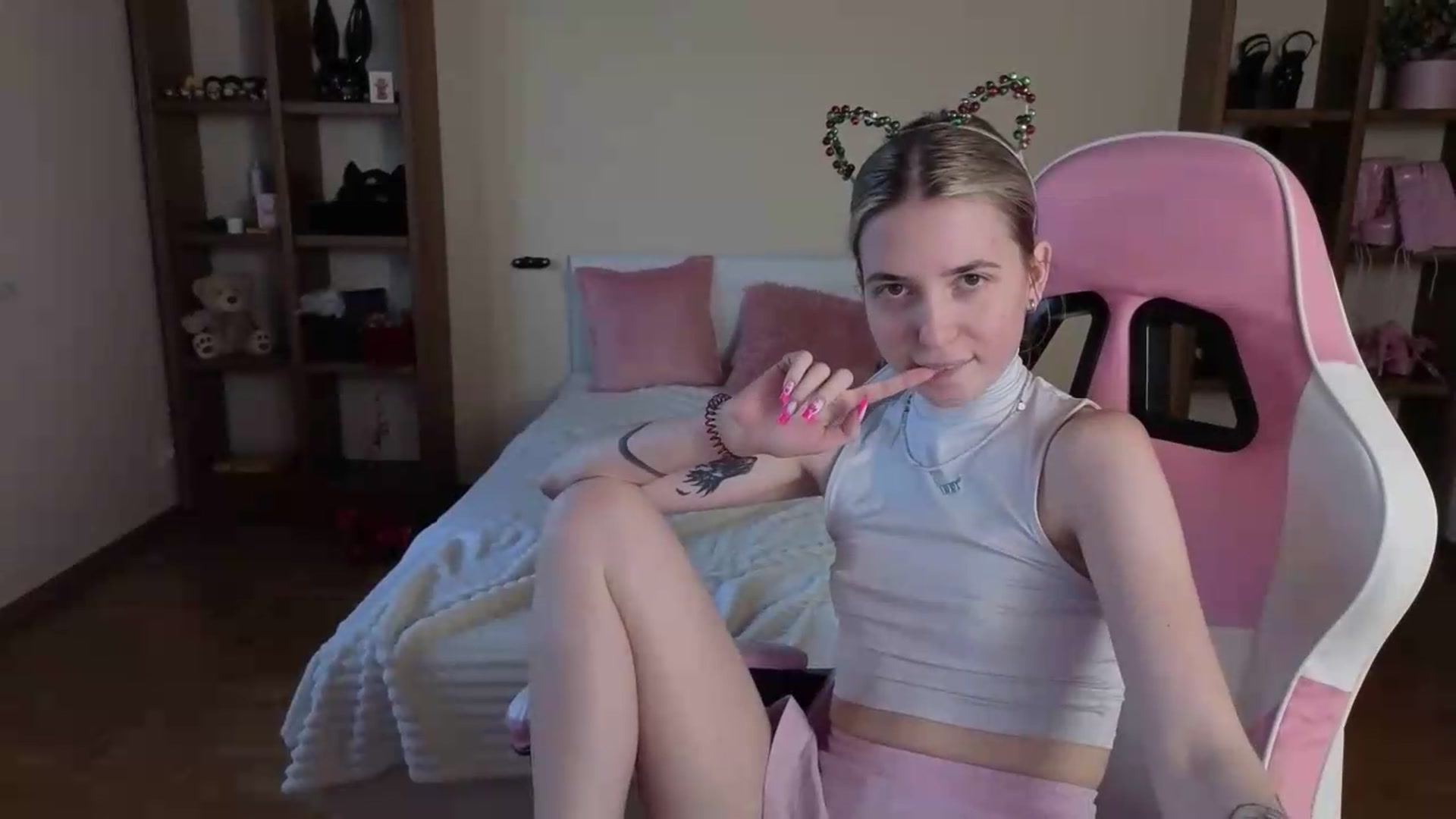 Gallery image thumbnail from Serphelia's myfreecams stream on, 07/28/2026, 13:44 image 6 of 20