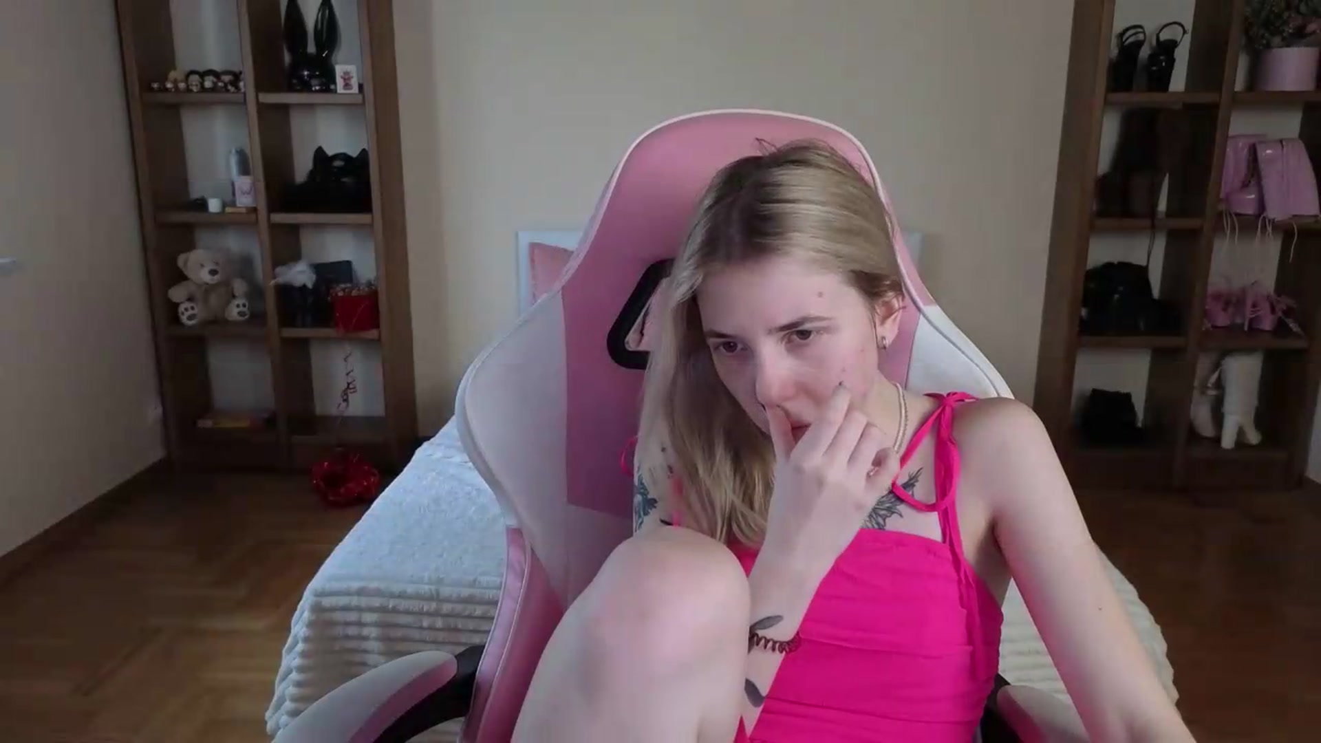 Gallery image thumbnail from Serphelia's myfreecams stream on, 08/02/2026, 10:22 image 4 of 20