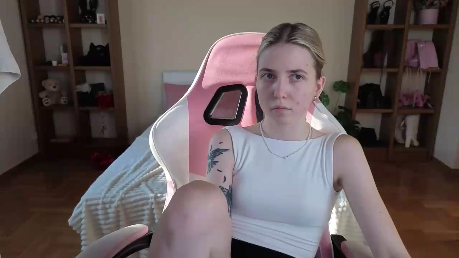 Gallery image thumbnail from Serphelia's myfreecams stream on, 08/03/2026, 17:55 image 4 of 20