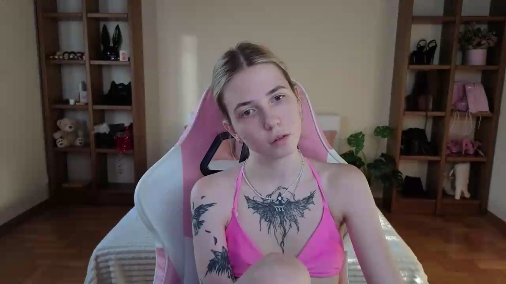 Gallery image thumbnail from Serphelia's myfreecams stream on, 08/08/2026, 17:29 image 15 of 20