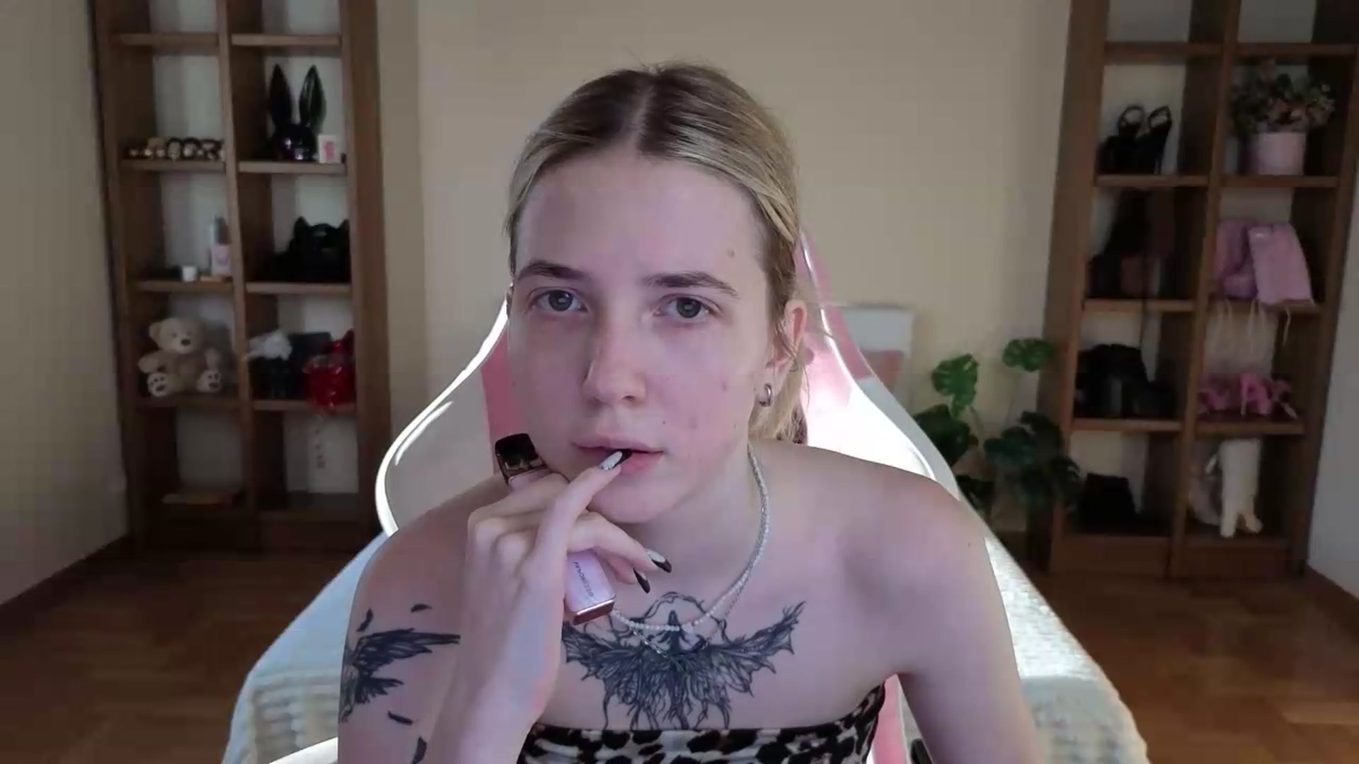 Gallery image thumbnail from Serphelia's myfreecams stream on, 08/08/2026, 17:29 image 10 of 20