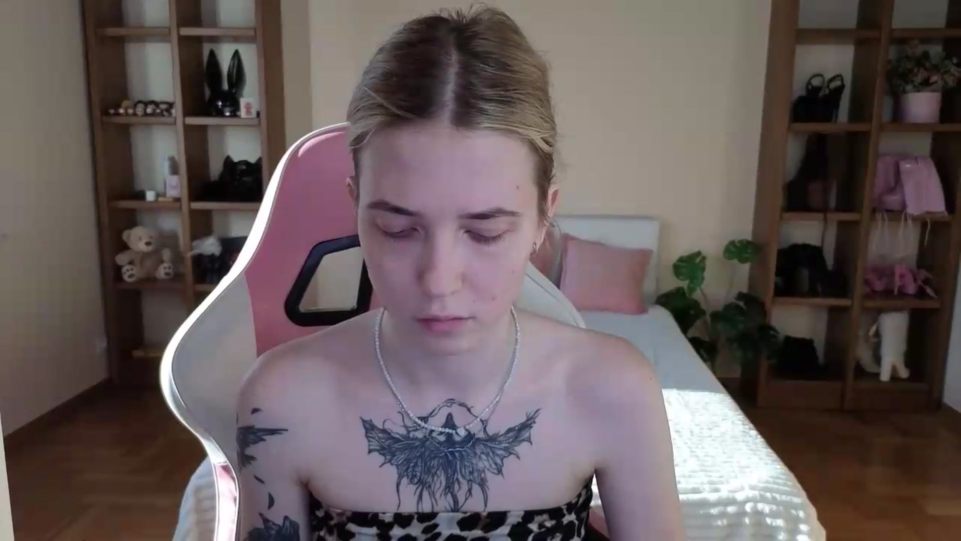 Gallery image thumbnail from Serphelia's myfreecams stream on, 08/08/2026, 17:29 image 8 of 20