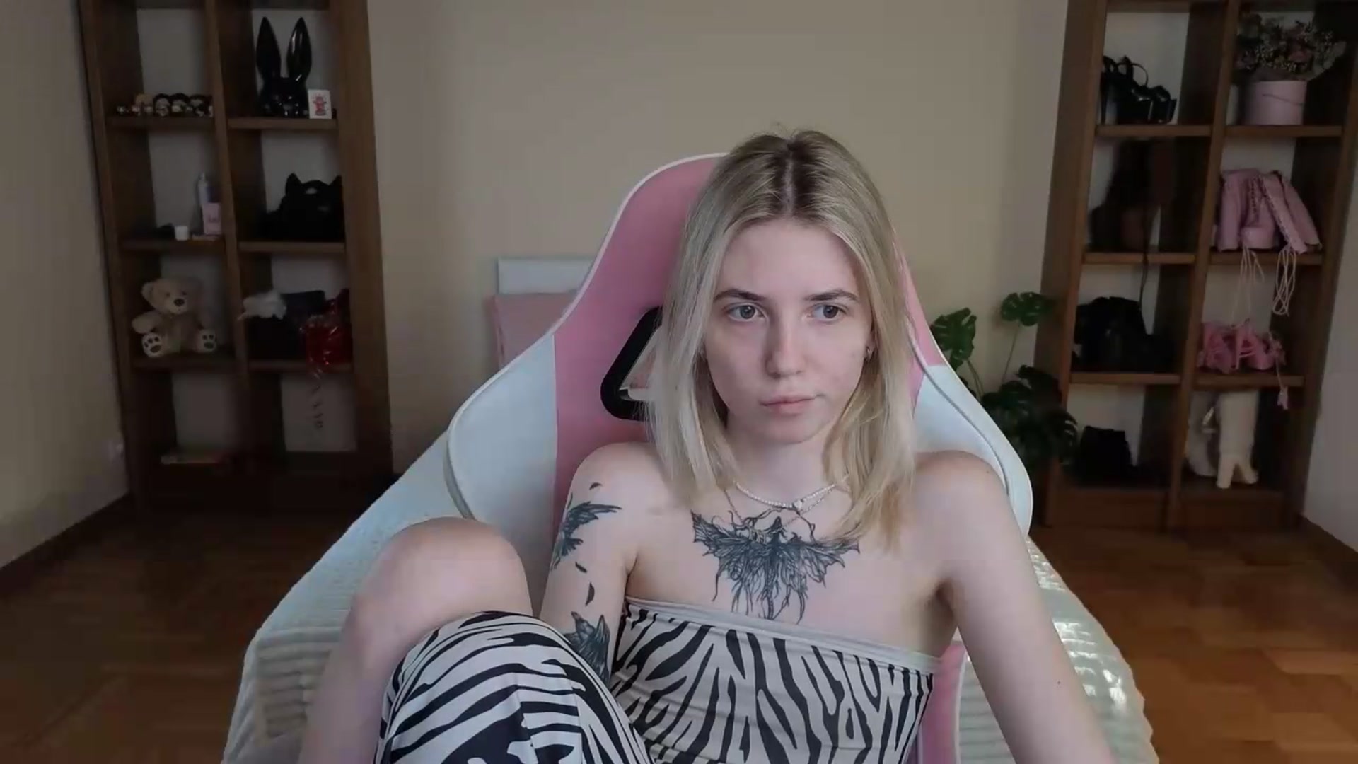 Gallery image thumbnail from Serphelia's myfreecams stream on, 08/10/2026, 19:22 image 3 of 20