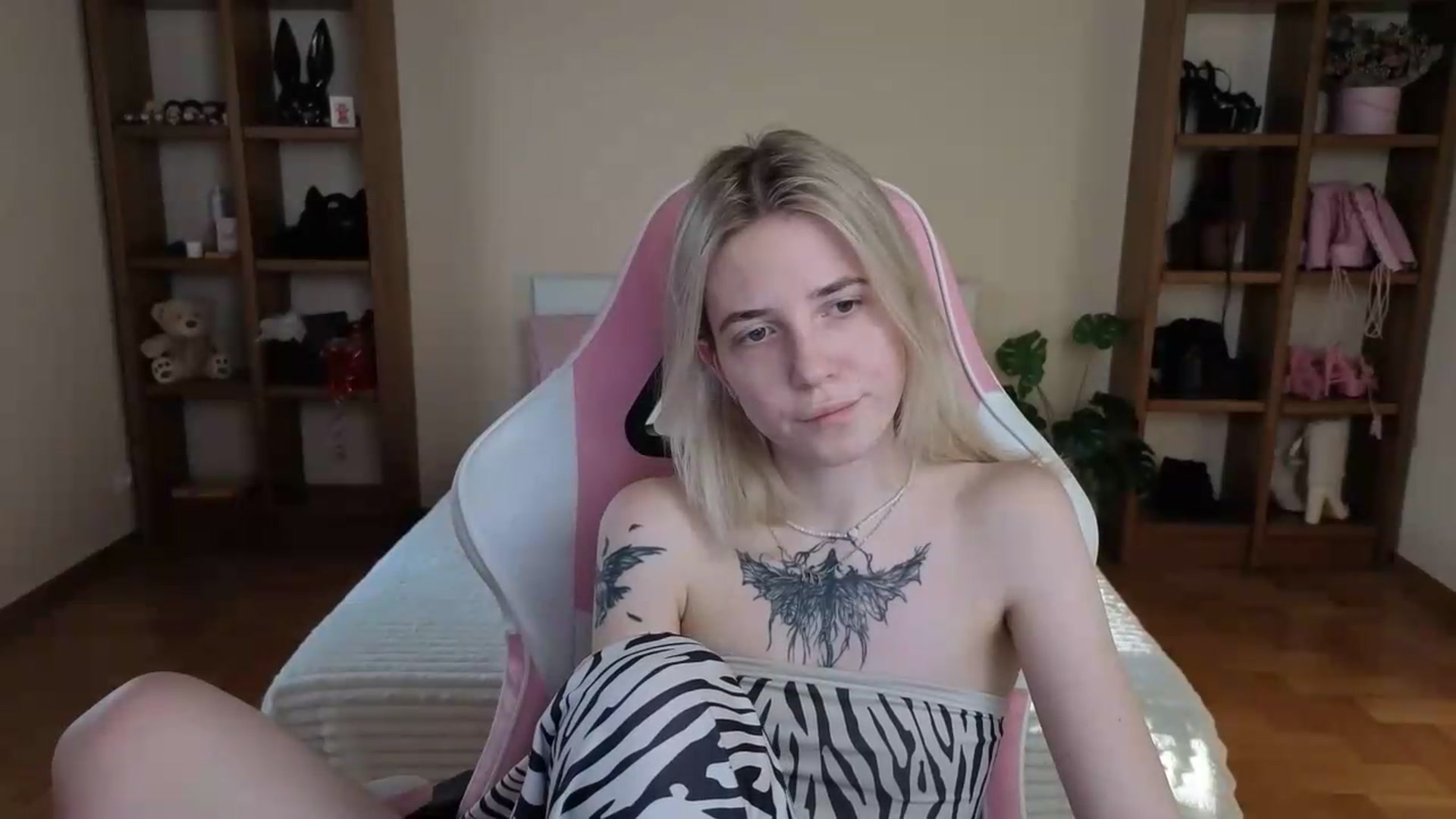 Gallery image thumbnail from Serphelia's myfreecams stream on, 08/10/2026, 19:22 image 2 of 20