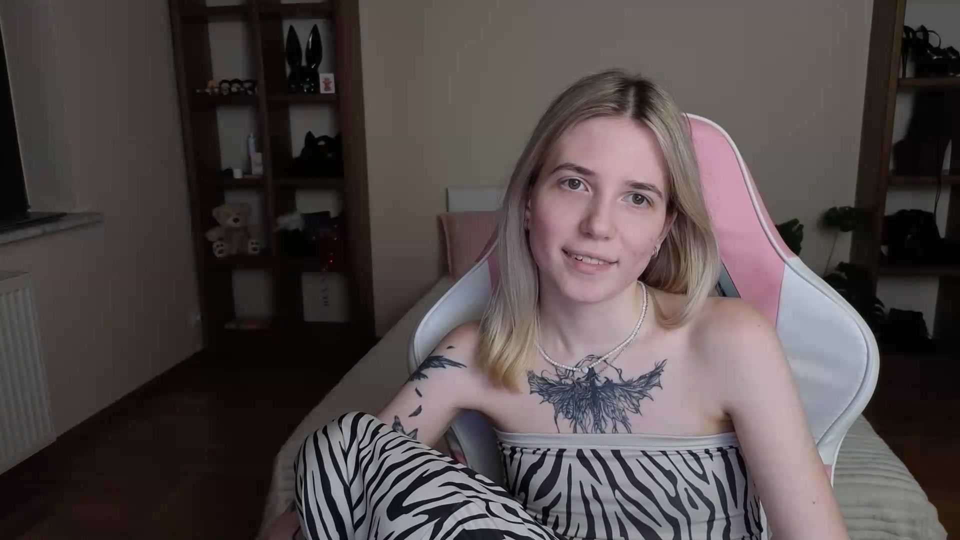 Gallery image thumbnail from Serphelia's myfreecams stream on, 08/10/2026, 19:22 image 19 of 20