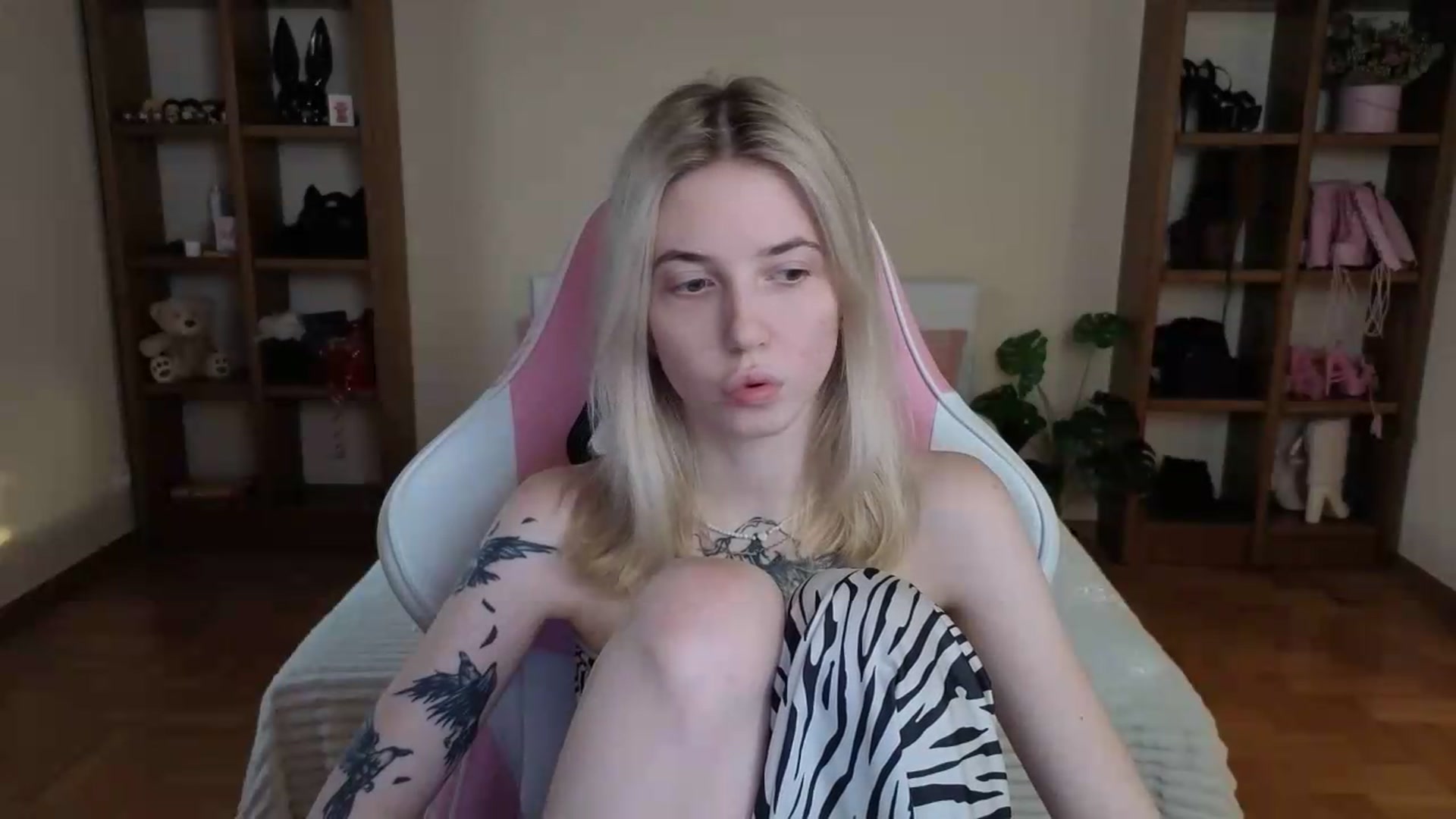 Gallery image thumbnail from Serphelia's myfreecams stream on, 08/10/2026, 19:22 image 4 of 20