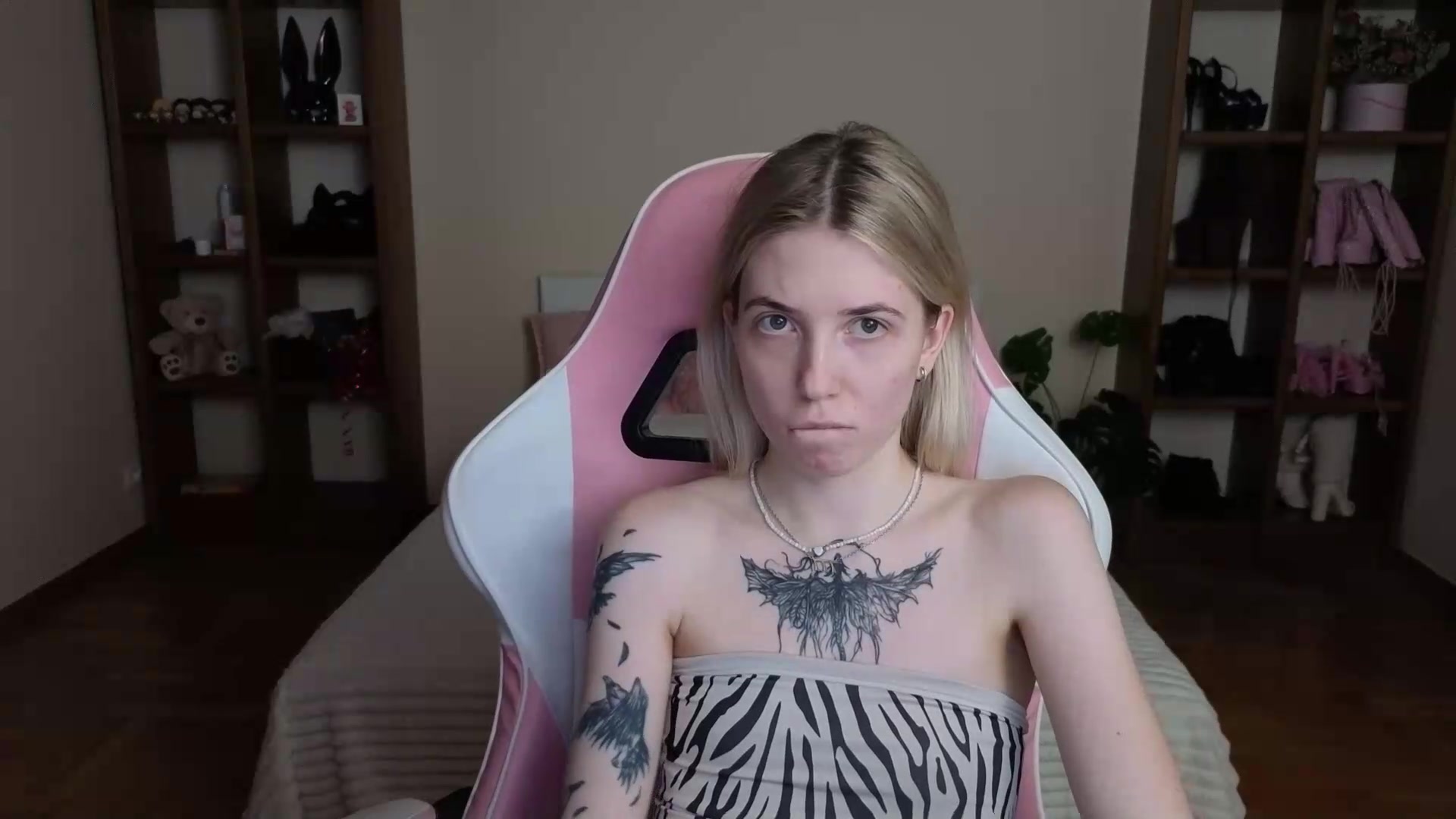 Gallery image thumbnail from Serphelia's myfreecams stream on, 08/10/2026, 19:22 image 14 of 20