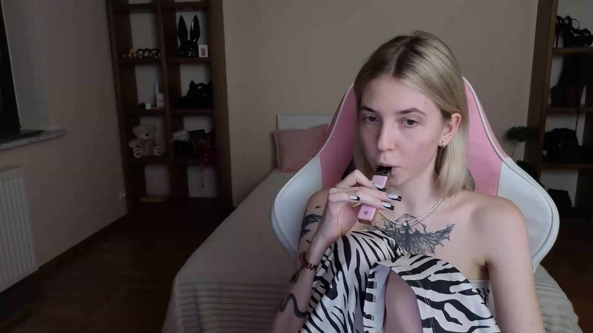 Gallery image thumbnail from Serphelia's myfreecams stream on, 08/10/2026, 19:22 image 17 of 20