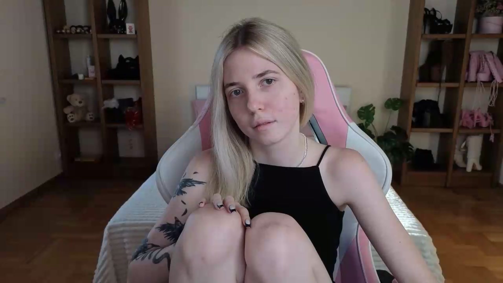 Gallery image thumbnail from Serphelia's myfreecams stream on, 08/11/2026, 17:25 image 4 of 20