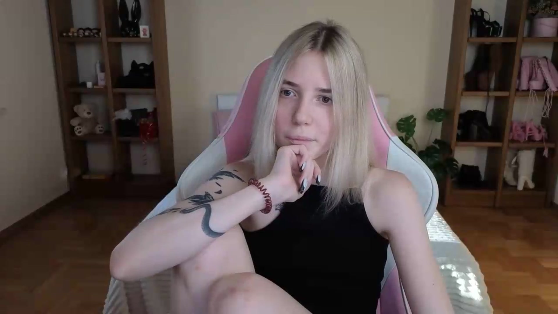 Gallery image thumbnail from Serphelia's myfreecams stream on, 08/11/2026, 17:25 image 8 of 20