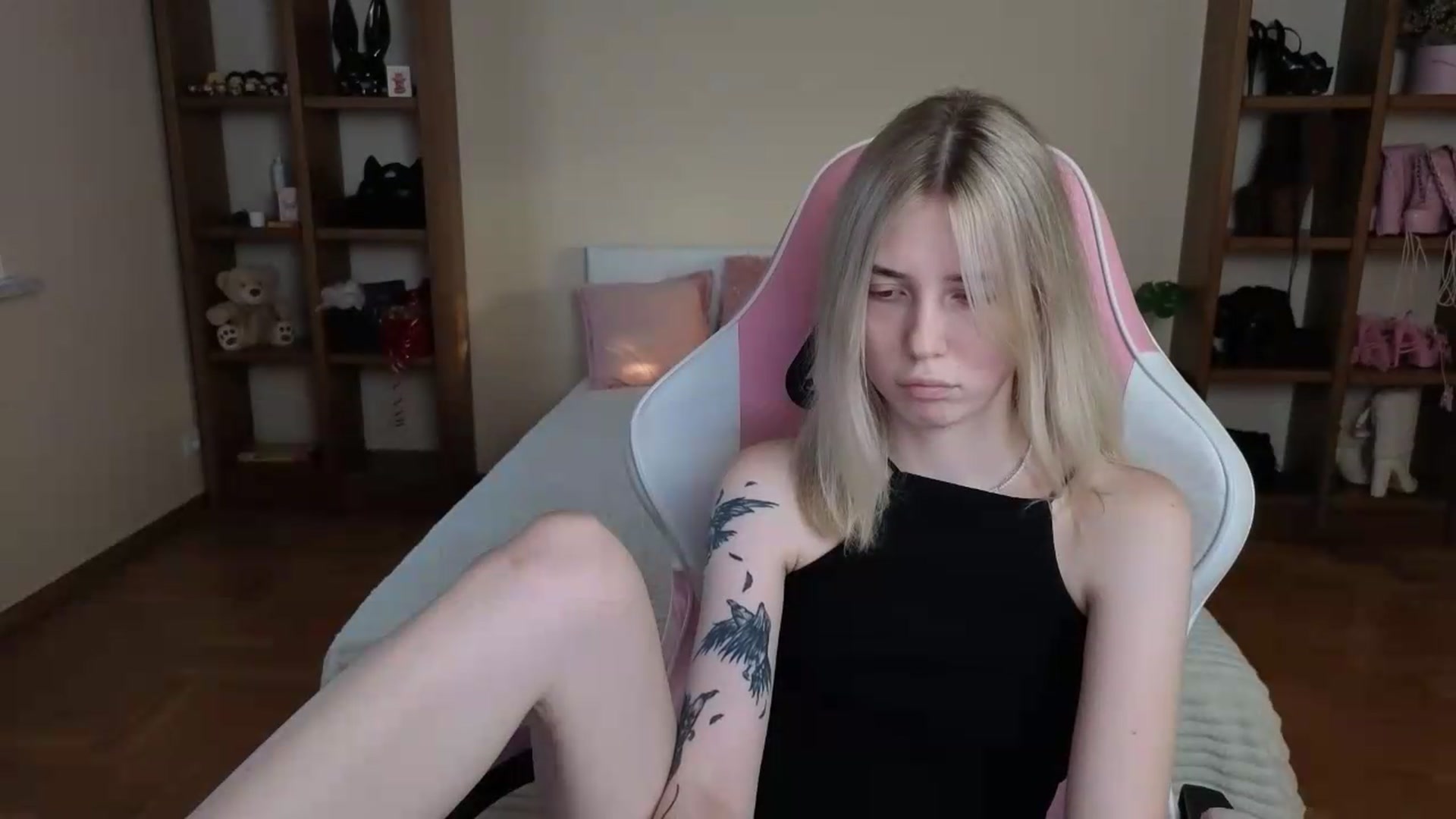 Gallery image thumbnail from Serphelia's myfreecams stream on, 08/11/2026, 17:25 image 17 of 20