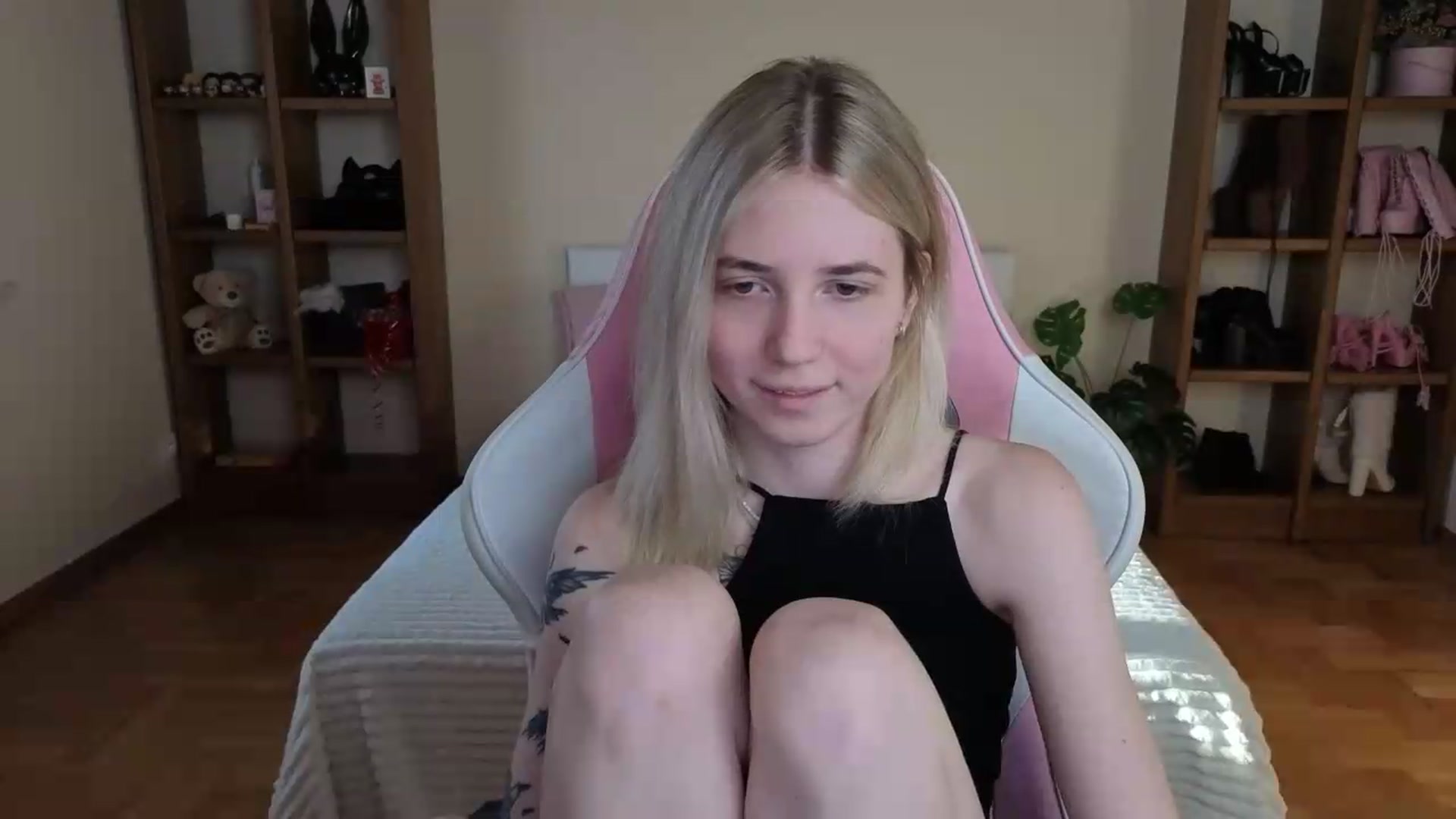 Gallery image thumbnail from Serphelia's myfreecams stream on, 08/11/2026, 17:25 image 9 of 20