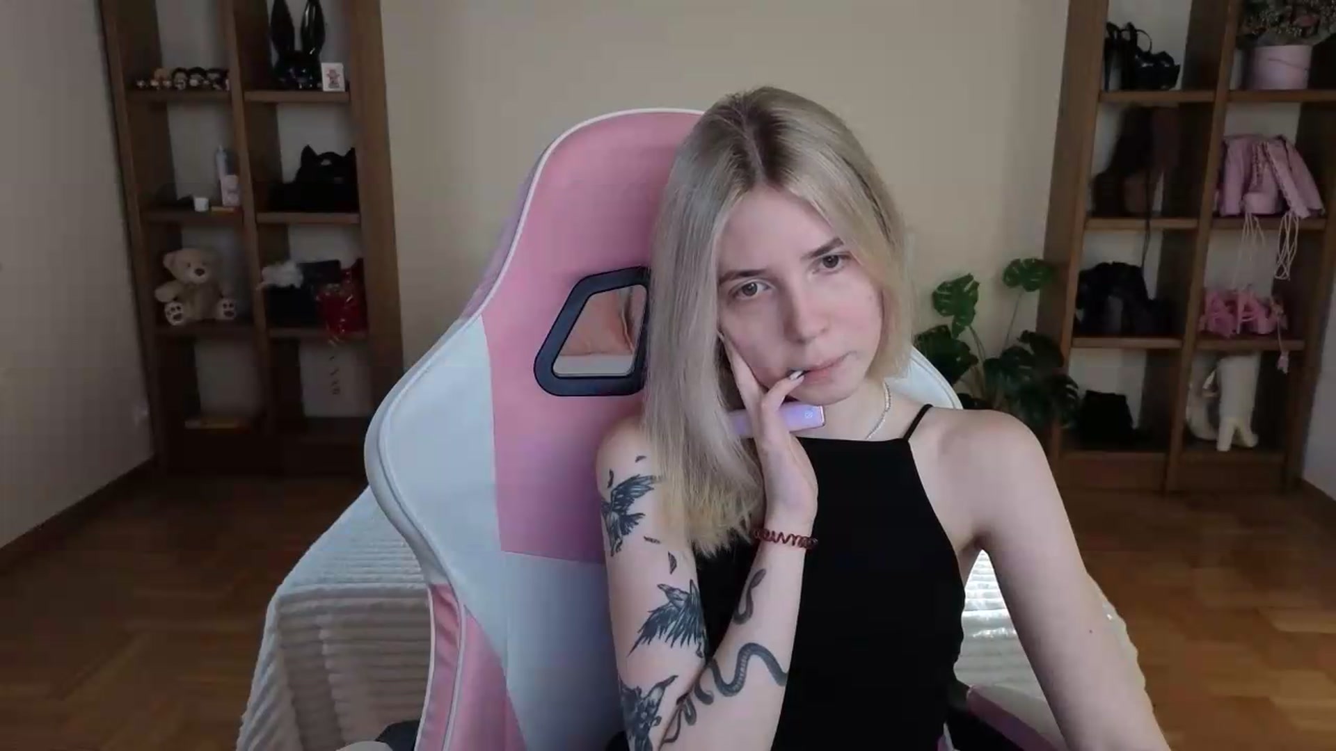 Gallery image thumbnail from Serphelia's myfreecams stream on, 08/11/2026, 17:25 image 2 of 20
