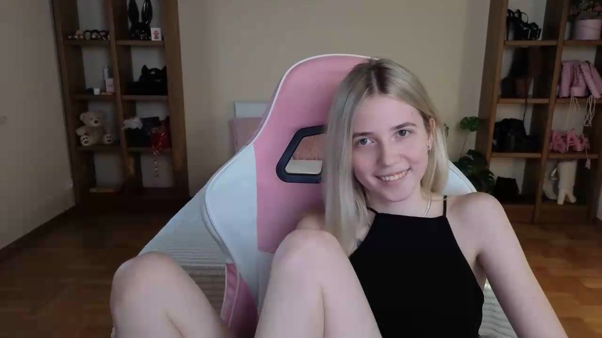 Gallery image thumbnail from Serphelia's myfreecams stream on, 08/11/2026, 17:25 image 11 of 20