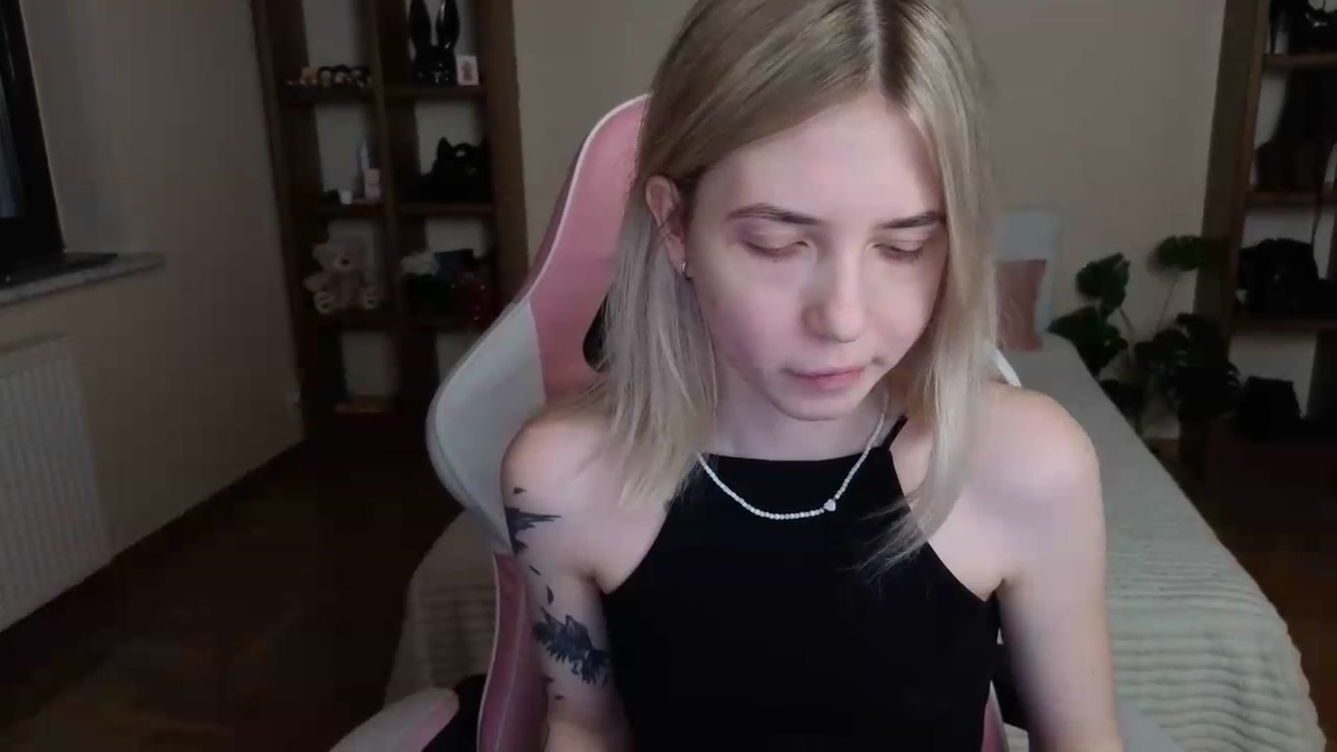 Gallery image thumbnail from Serphelia's myfreecams stream on, 08/11/2026, 19:43 image 3 of 20