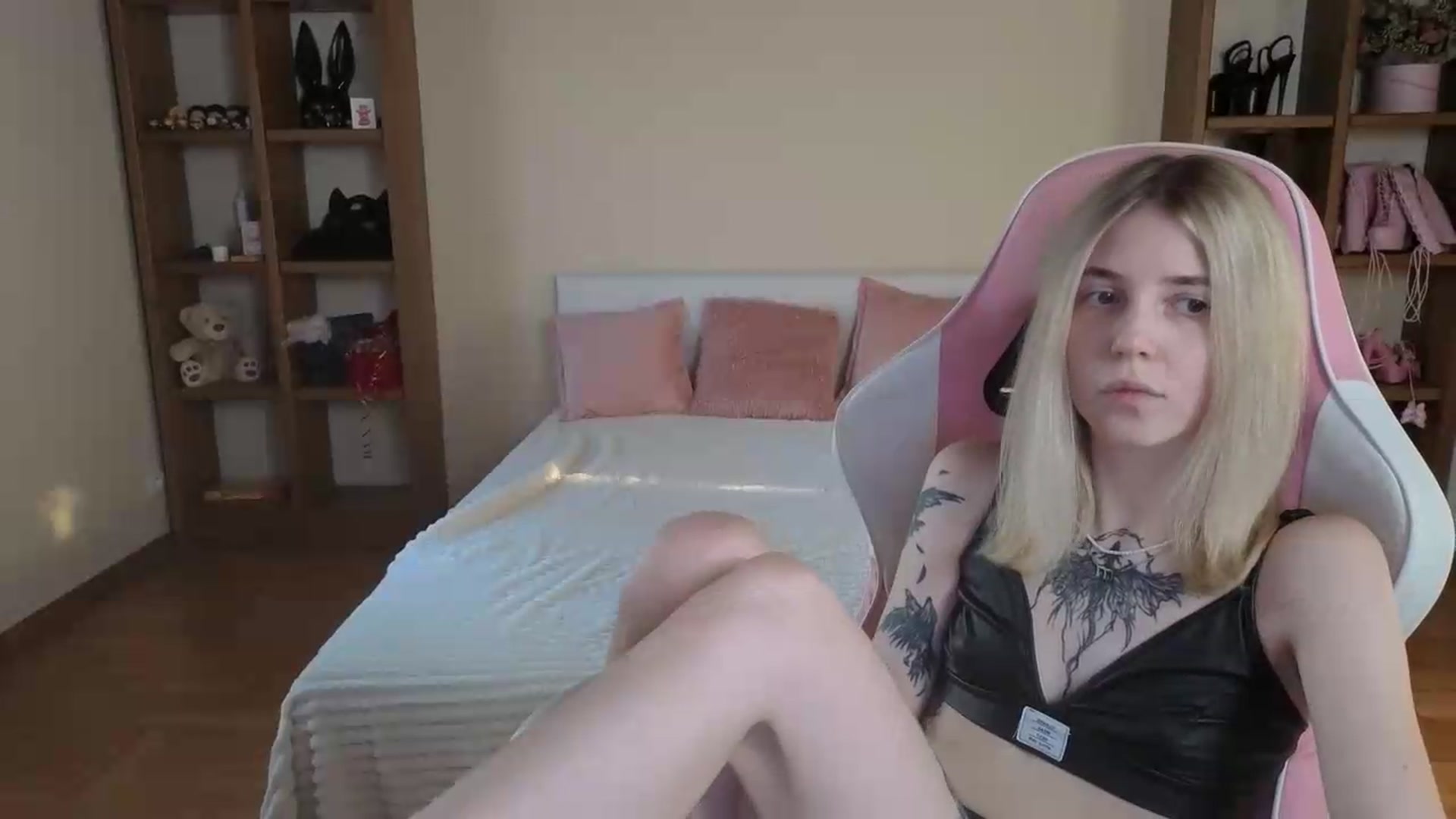 Gallery image thumbnail from Serphelia's myfreecams stream on, 08/18/2026, 16:44 image 4 of 20