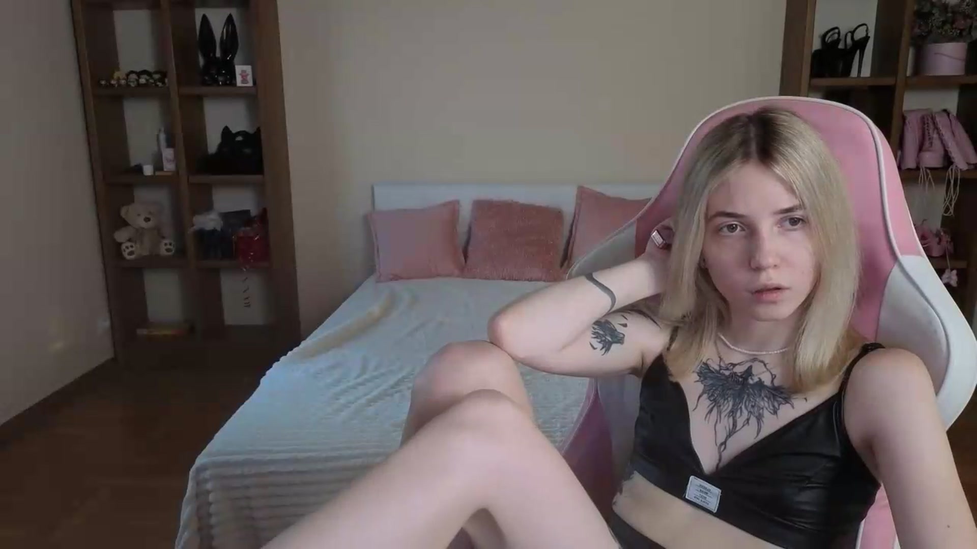 Gallery image thumbnail from Serphelia's myfreecams stream on, 08/18/2026, 16:44 image 15 of 20
