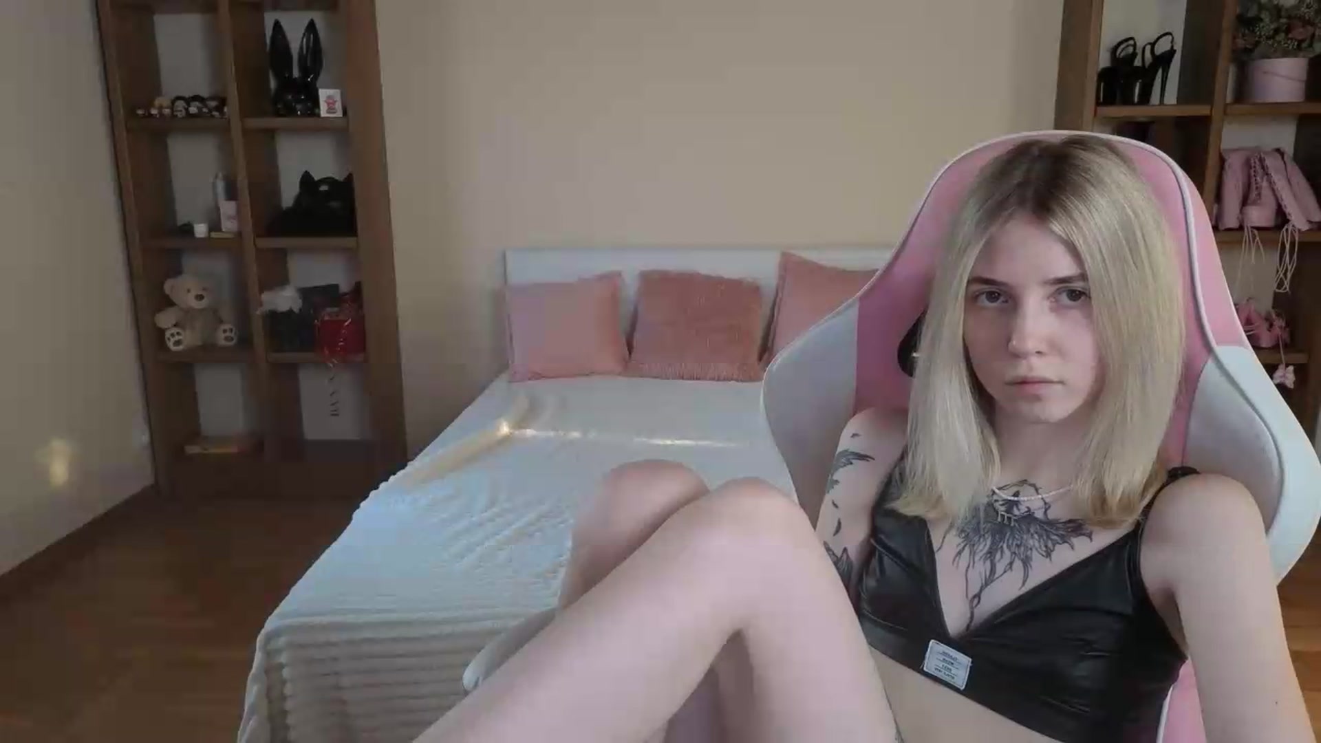 Gallery image thumbnail from Serphelia's myfreecams stream on, 08/18/2026, 16:44 image 5 of 20