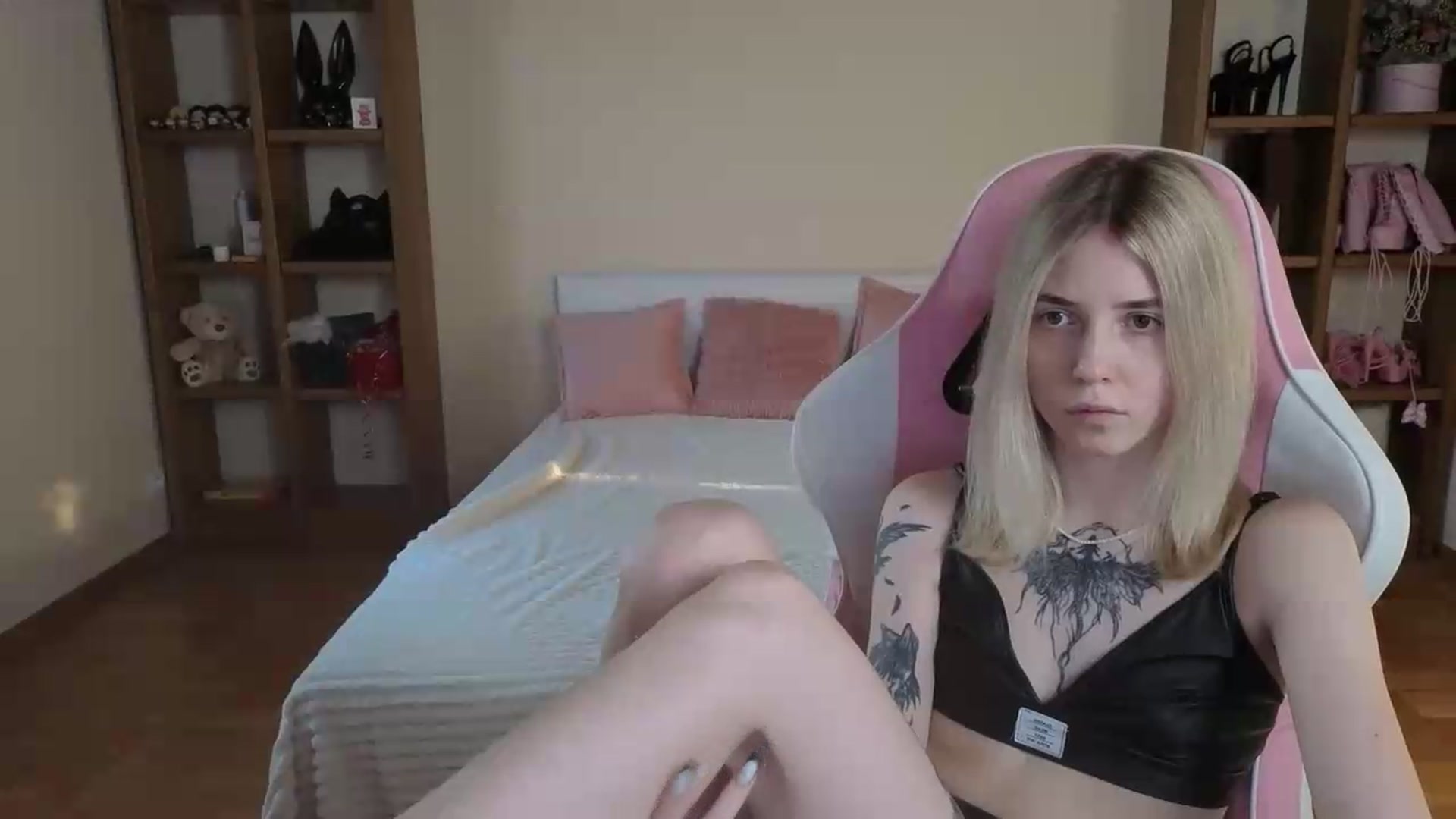 Gallery image thumbnail from Serphelia's myfreecams stream on, 08/18/2026, 16:44 image 6 of 20