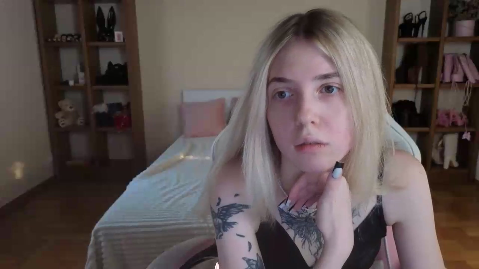 Gallery image thumbnail from Serphelia's myfreecams stream on, 08/18/2026, 16:44 image 2 of 20