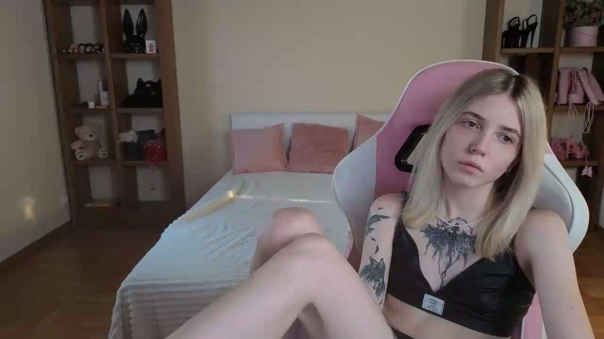 Gallery image thumbnail from Serphelia's myfreecams stream on, 08/18/2026, 16:44 image 8 of 20