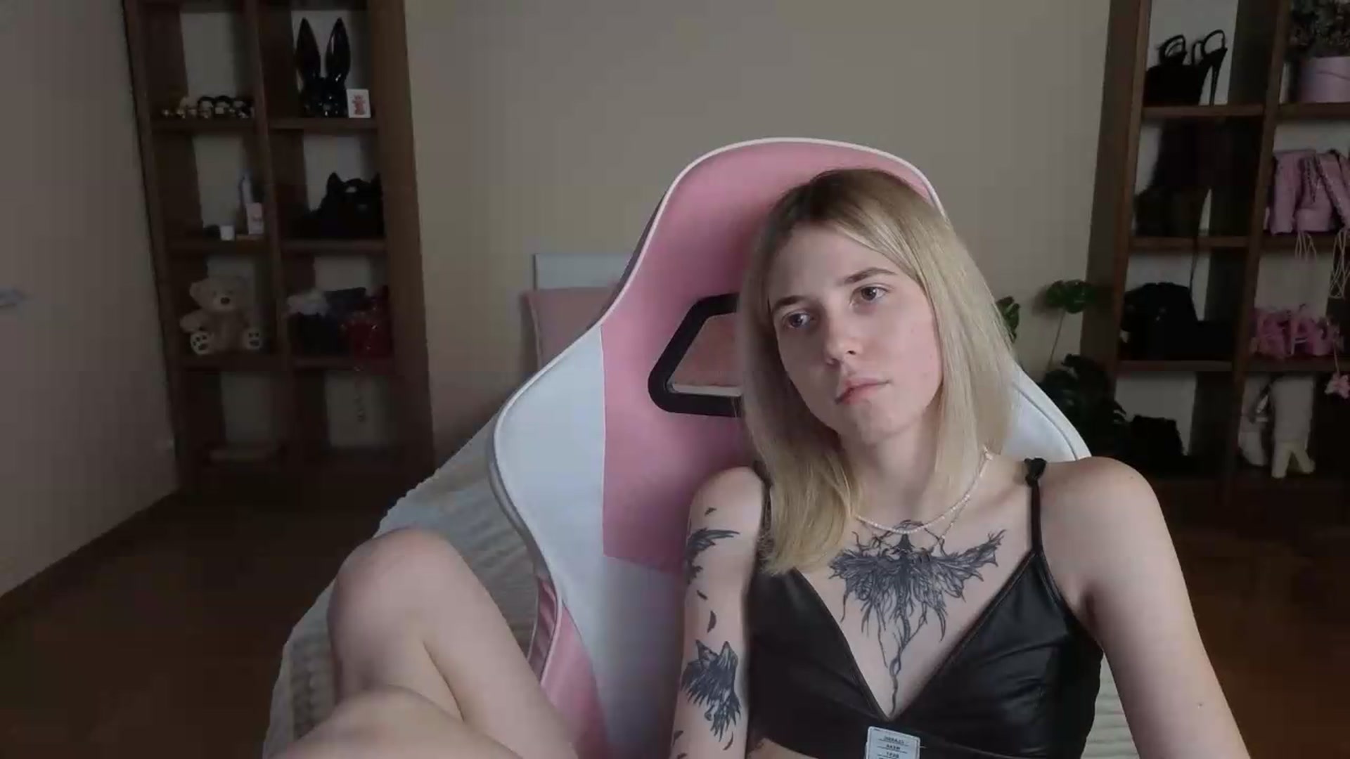 Gallery image thumbnail from Serphelia's myfreecams stream on, 08/18/2026, 17:26 image 5 of 20