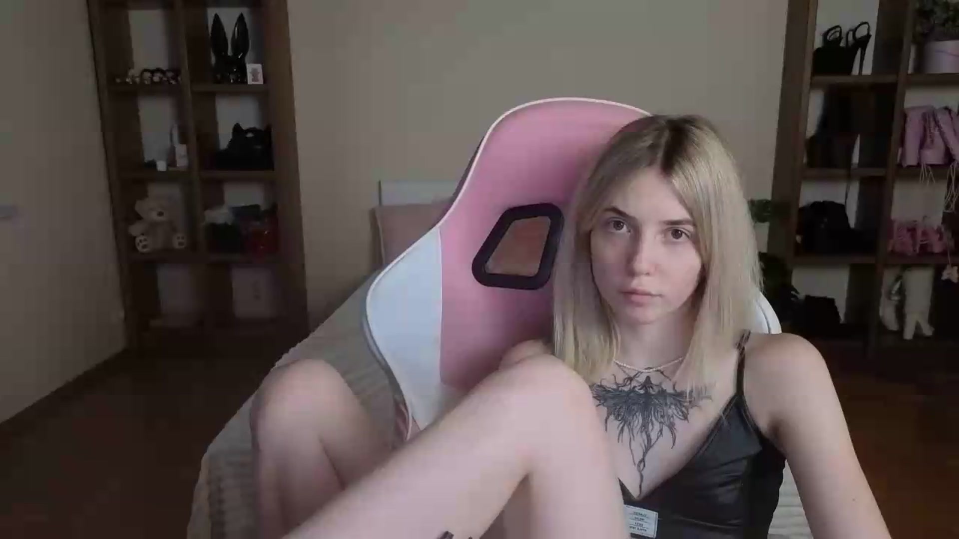 Gallery image thumbnail from Serphelia's myfreecams stream on, 08/18/2026, 17:26 image 17 of 20