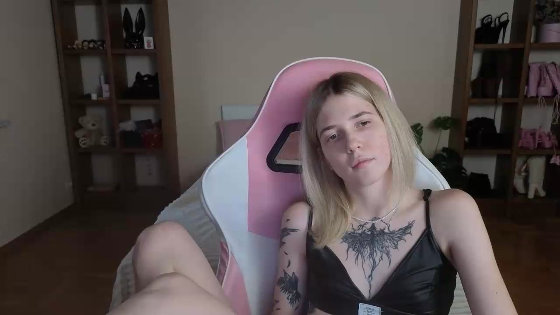 Gallery image thumbnail from Serphelia's myfreecams stream on, 08/18/2026, 17:26 image 3 of 20