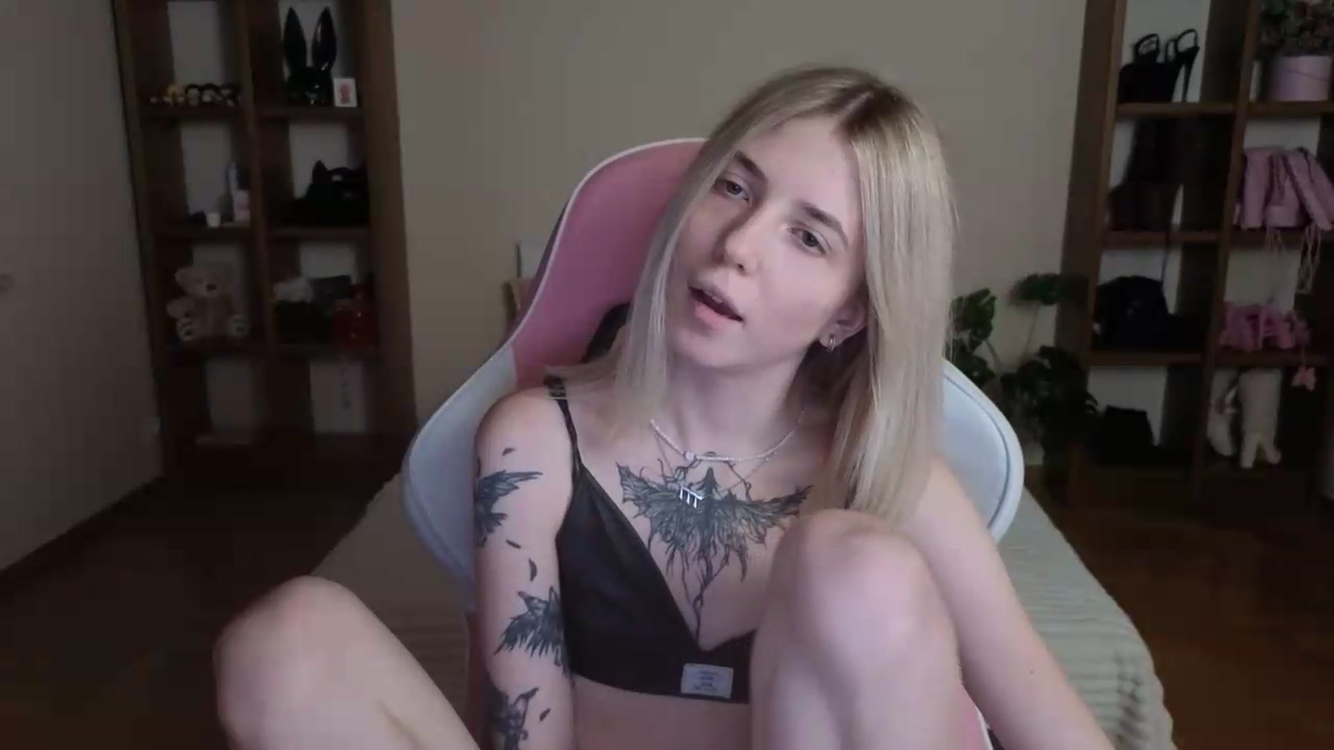 Gallery image thumbnail from Serphelia's myfreecams stream on, 08/18/2026, 18:35 image 15 of 20
